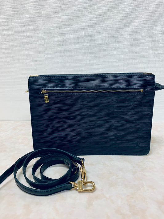 LOUIS VUITTON Epi Noir Enghien Shoulder/clutch