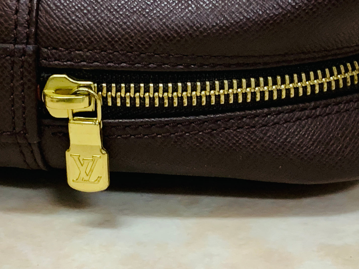 LOUIS VUITTON Trousse Toilette Pochette DE