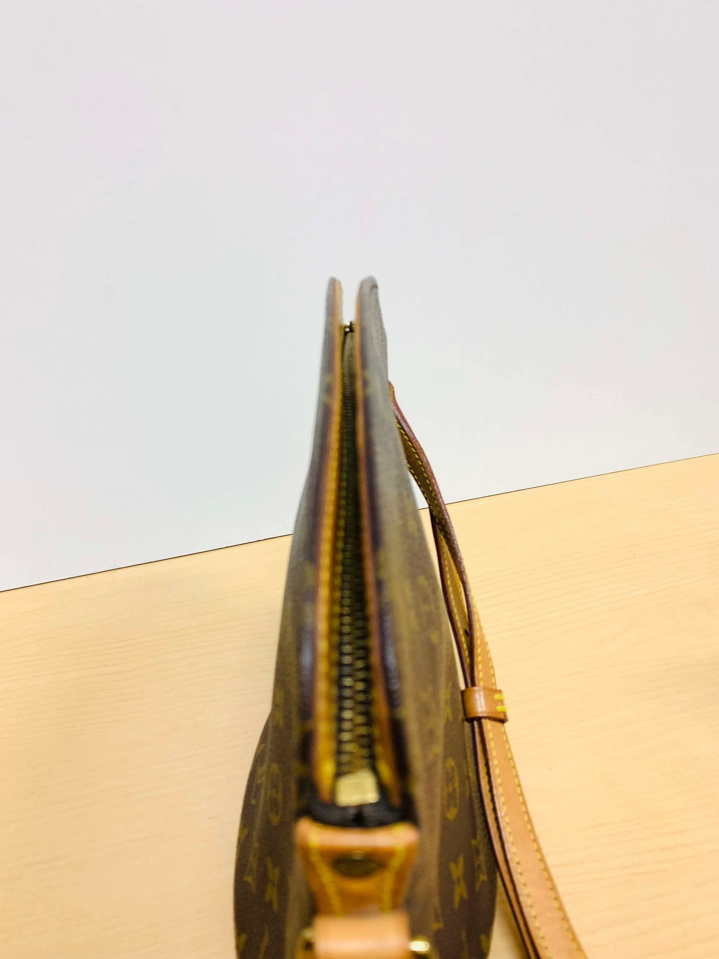 LOUIS VUITTON Drouot Monogram Crossbody bag(used)