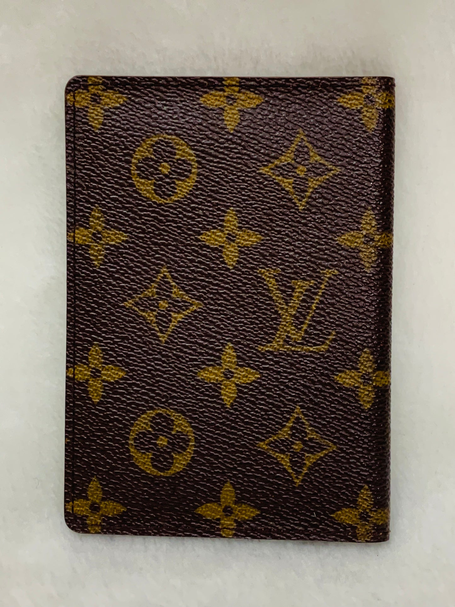 LOUIS VUITTON Passport Case Monogram