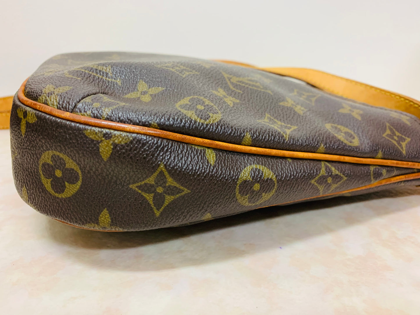 LOUIS VUITTON ODEON PM