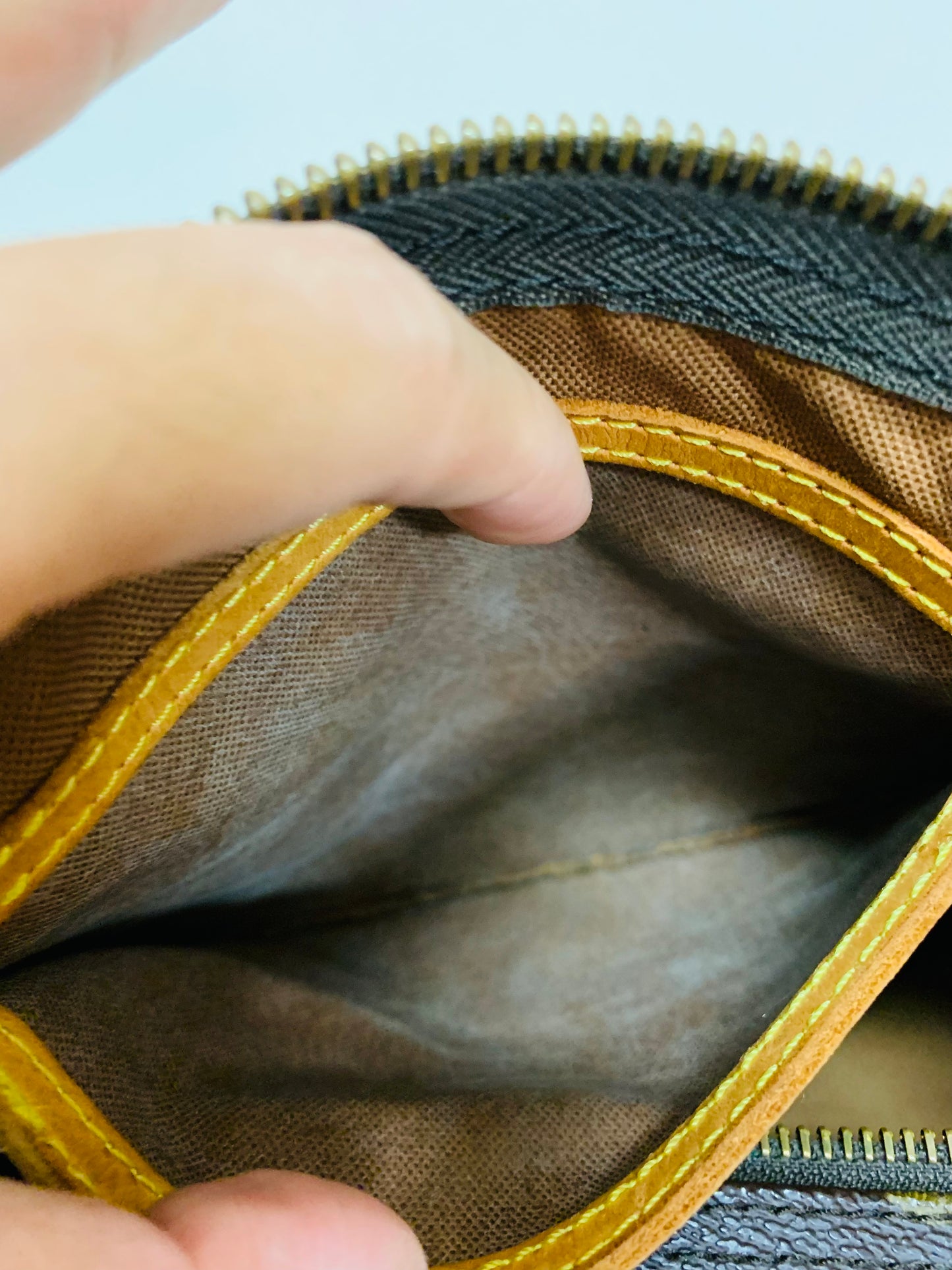 LOUIS VUITTON Speedy 30