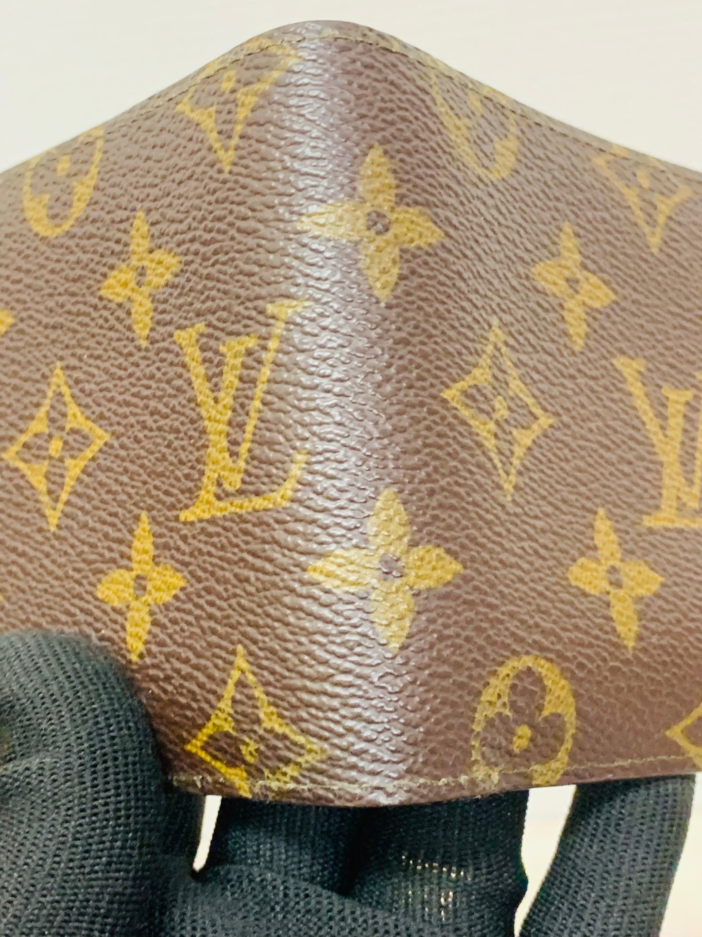 LOUIS VUITTON Vintage Bi-fold mens wallet