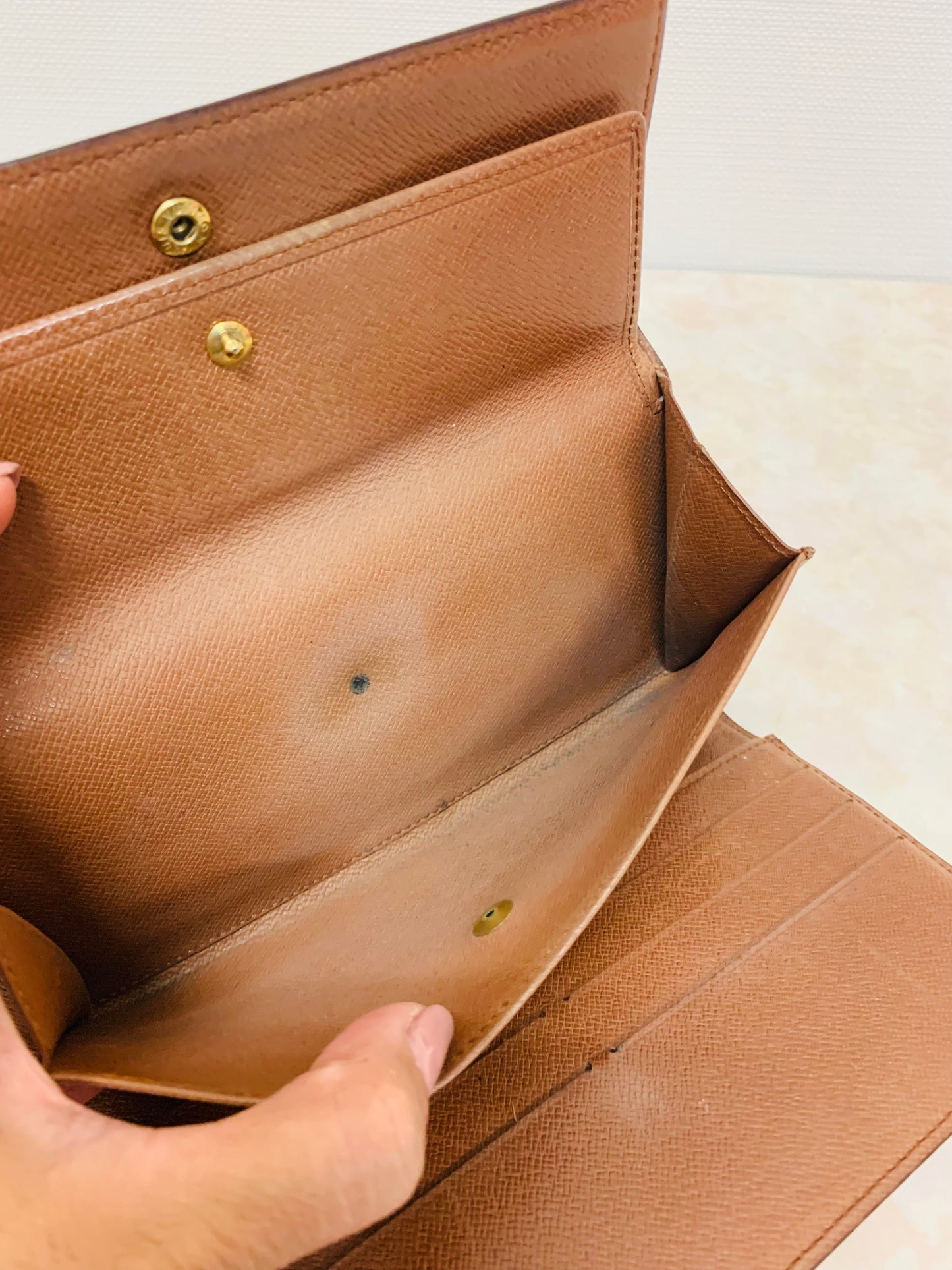 LOUIS VUITTON  International wallet Monogram