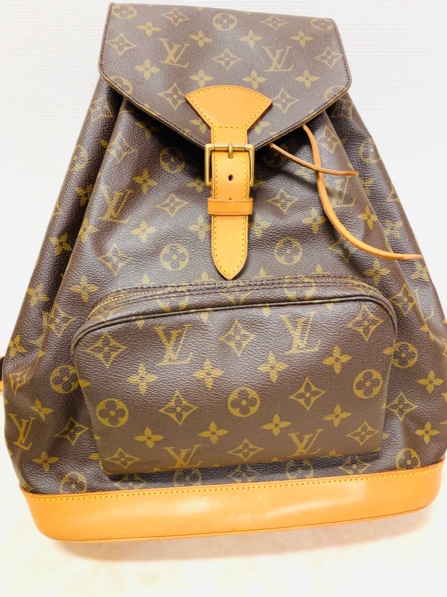 LOUIS VUITTON Montsouris GM