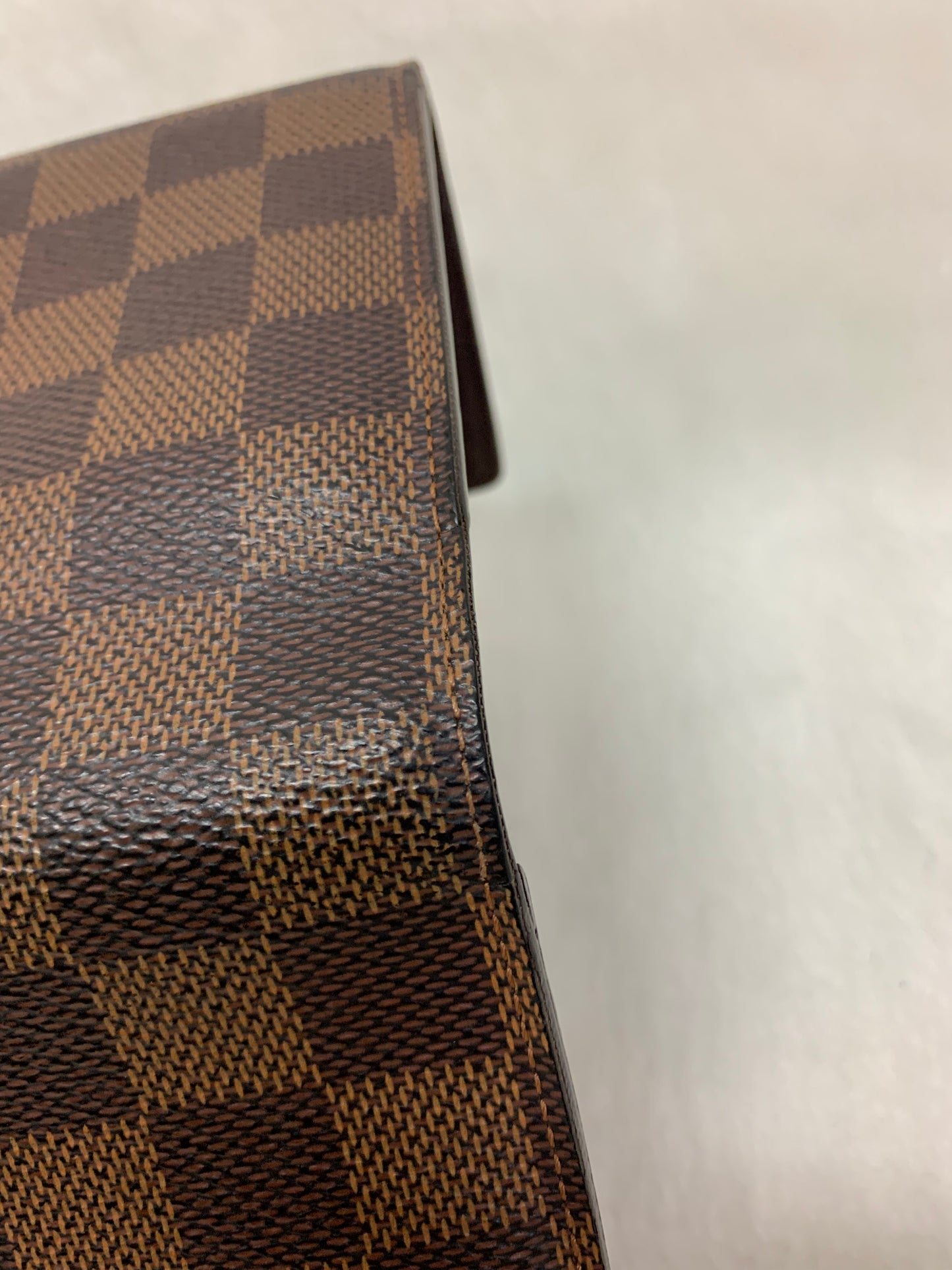 LOUIS VUITTON International wallet DE
