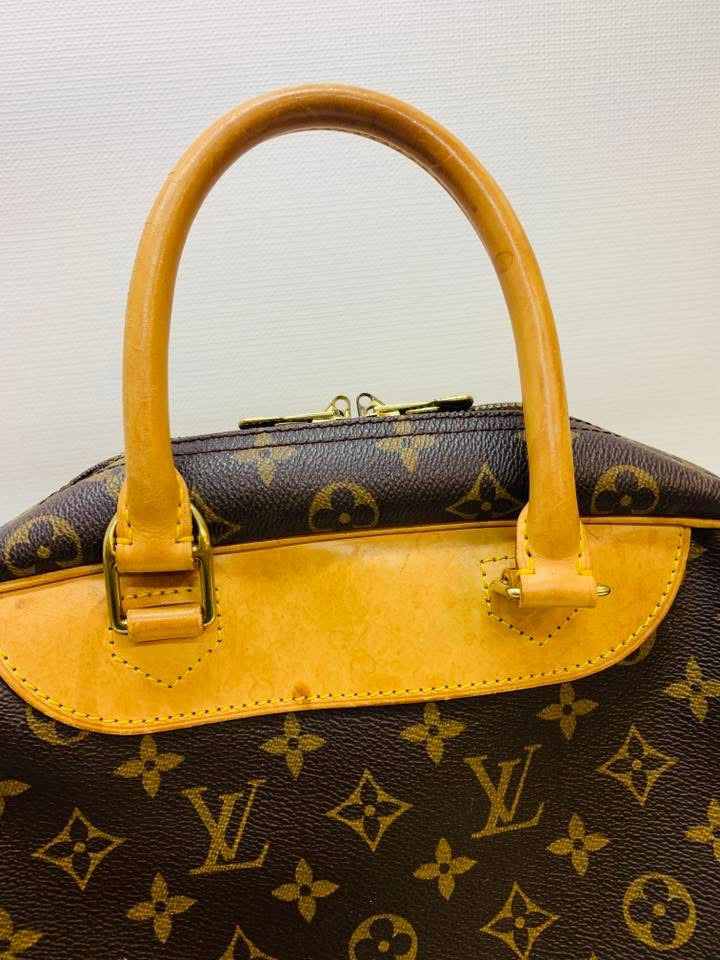 LOUIS VUITTON Deauville Monogram