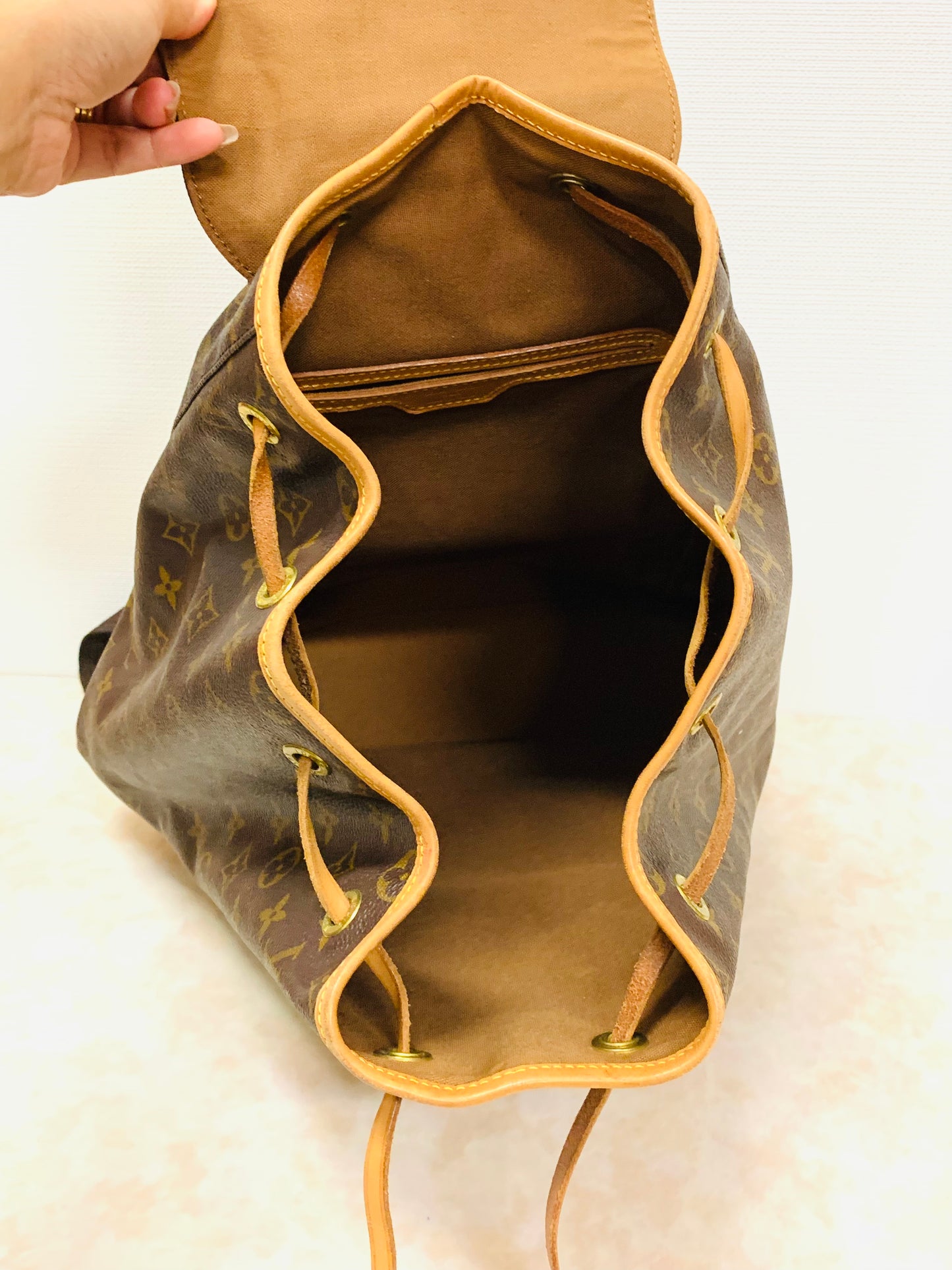 LOUIS VUITTON Montsouris GM