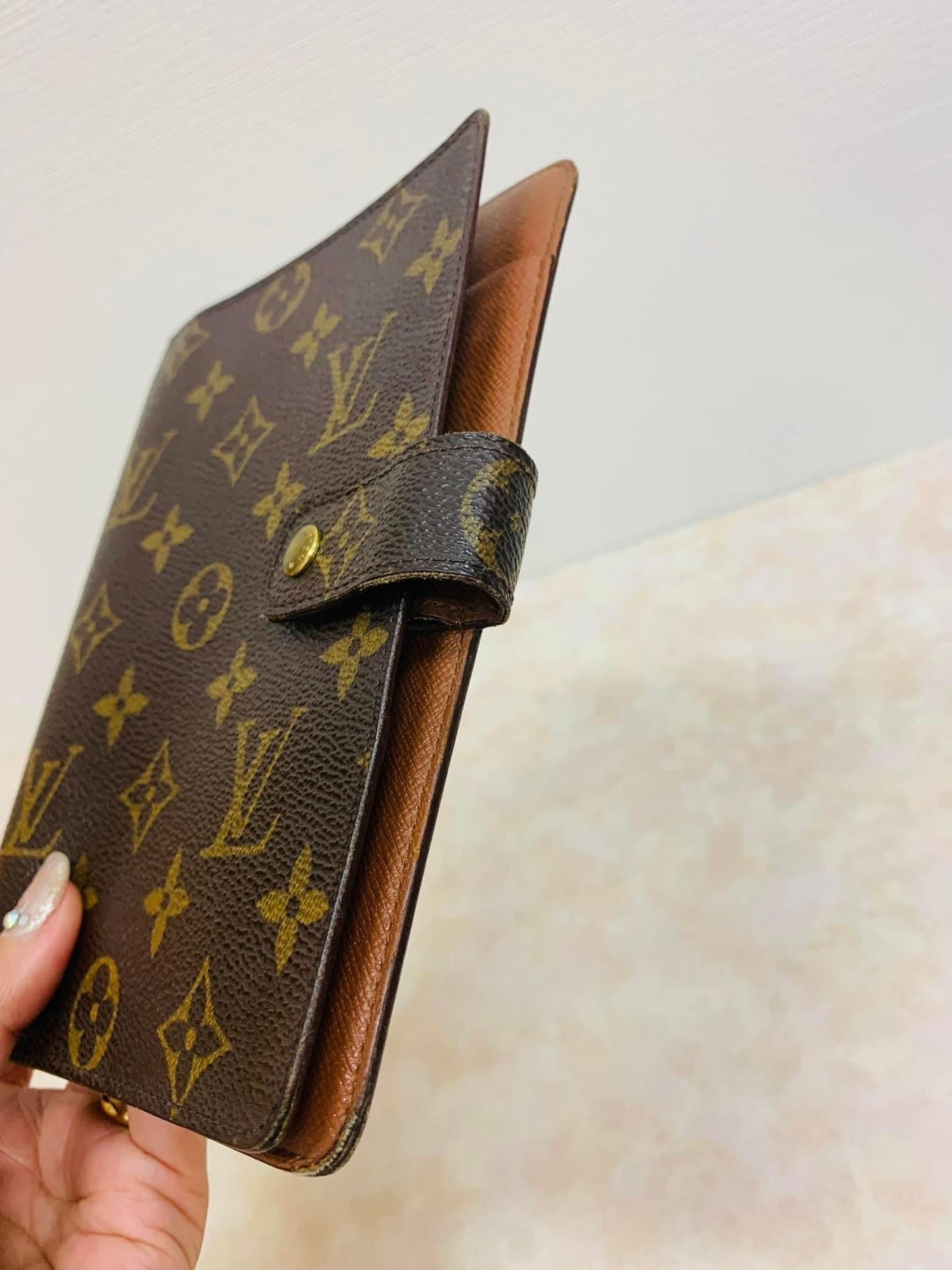 AUTHENTIC LOUIS VUITTON Agenda MM Monogram