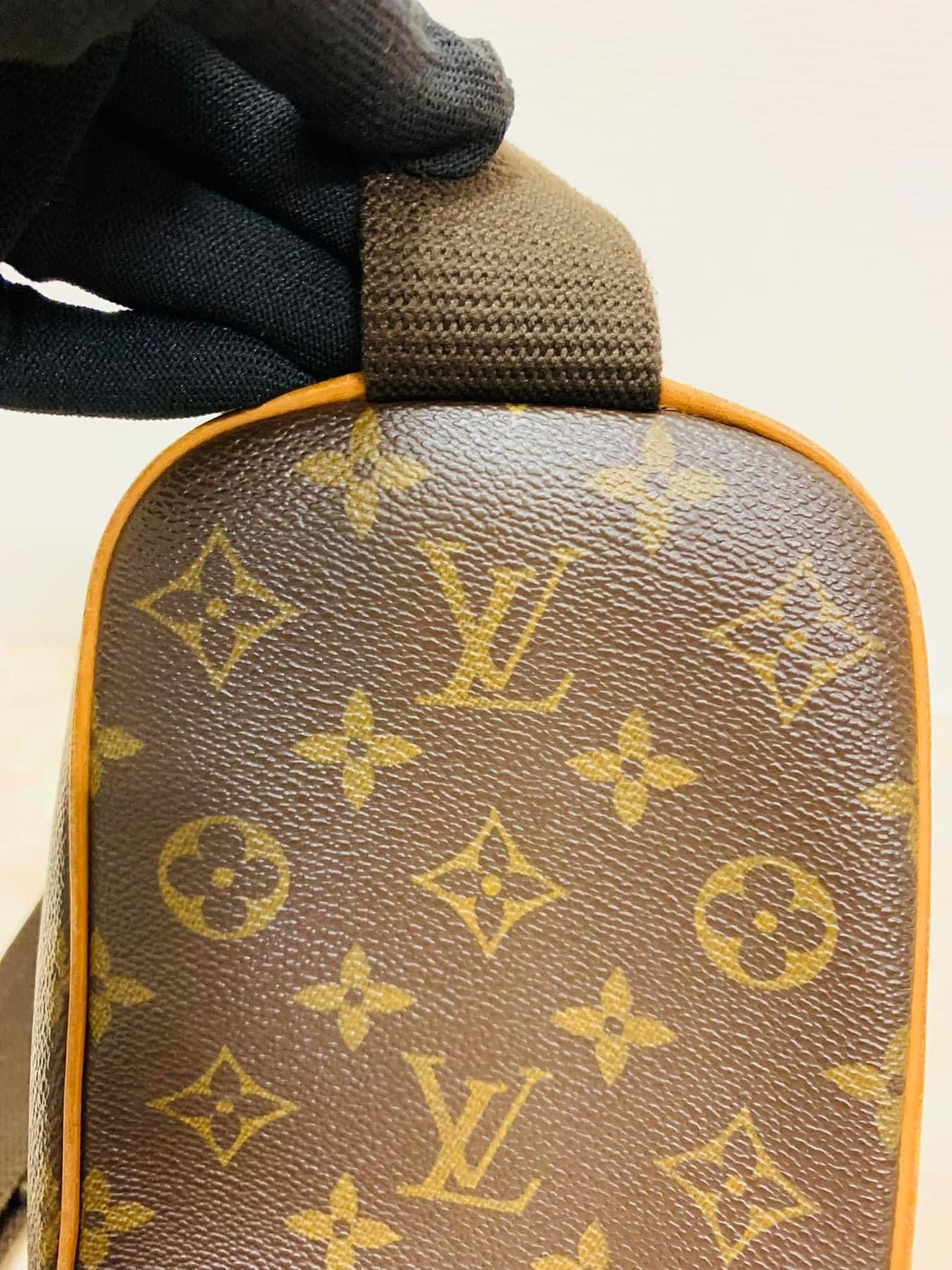 LOUIS VUITTON BUMBAG GANGE