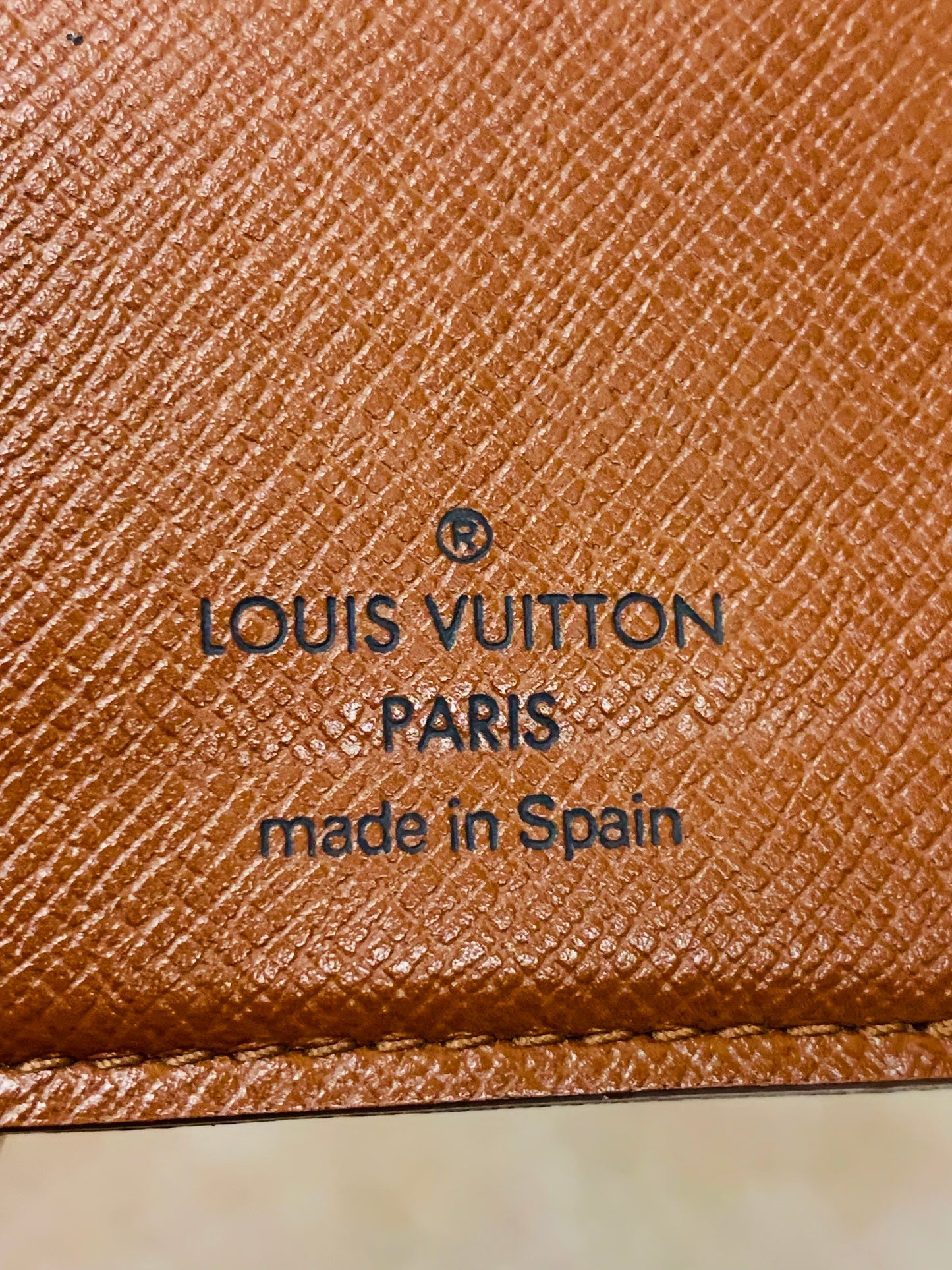 LOUIS VUITTON BI-FOLD MENS WALLET