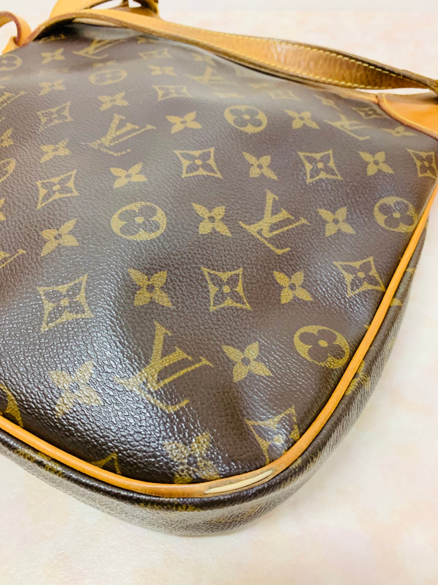 LOUIS VUITTON ODEON PM
