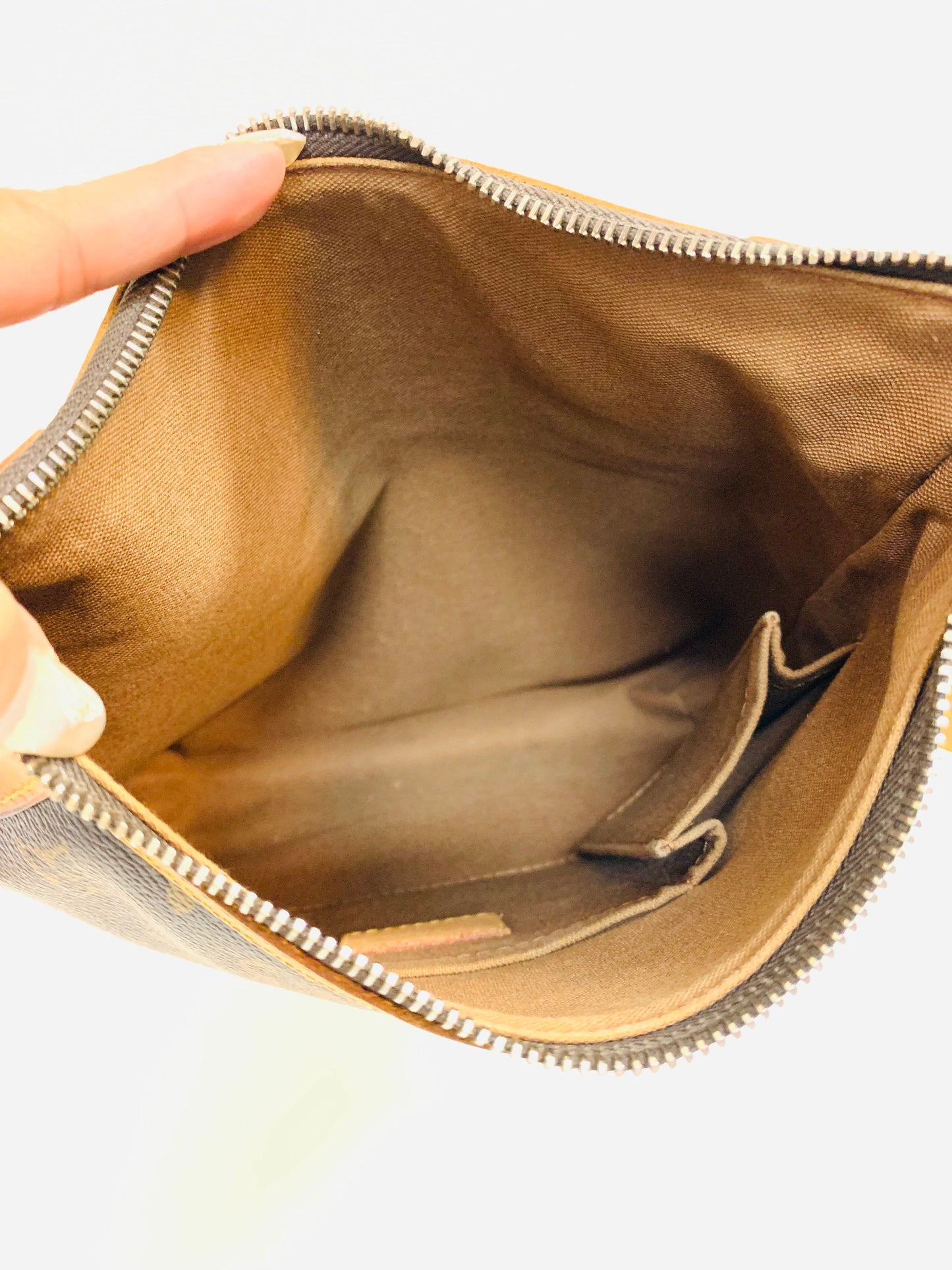 LOUIS VUITTON ODEON PM