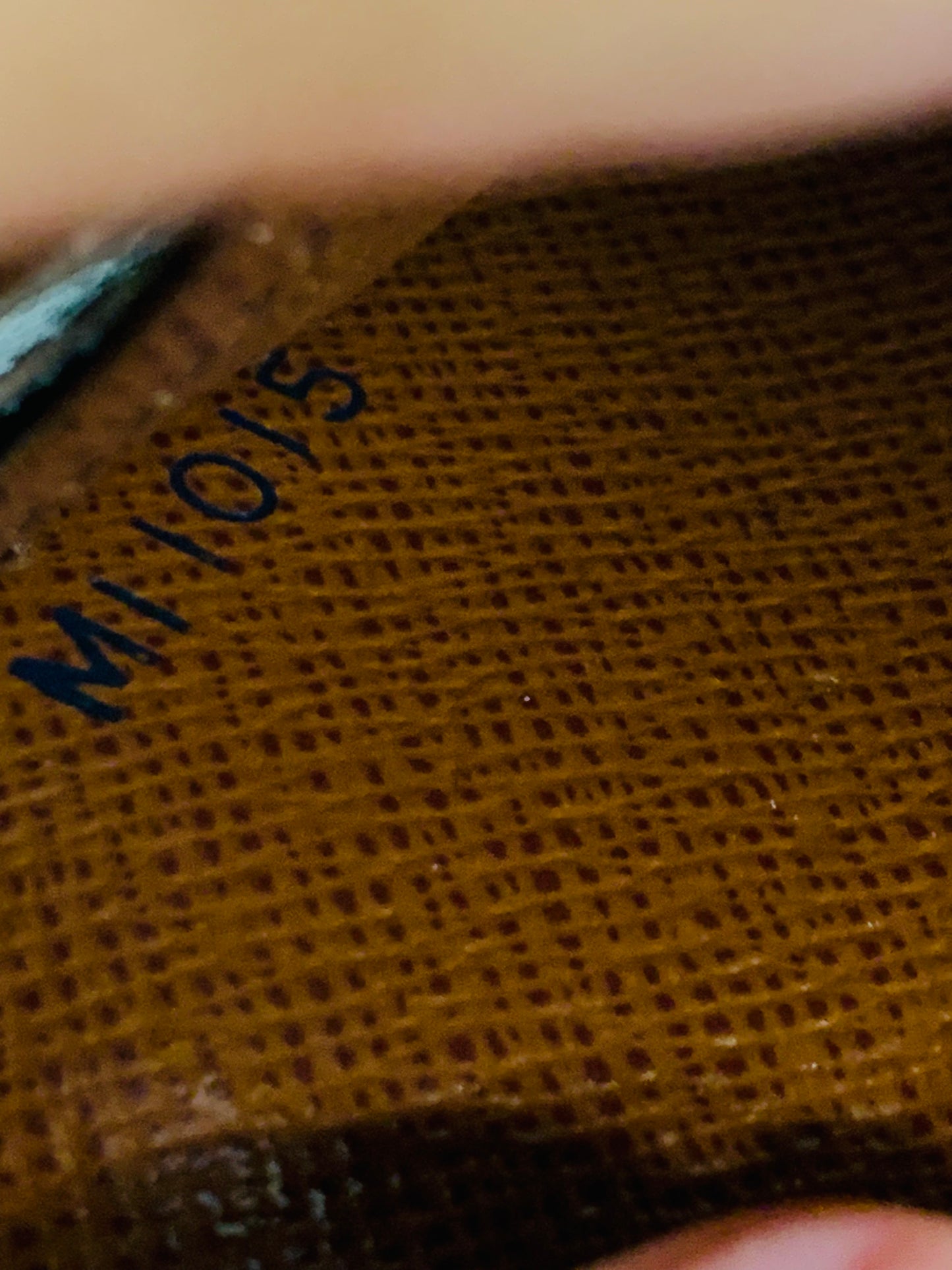 Louis Vuitton Sara Wallet 6 Card Slots