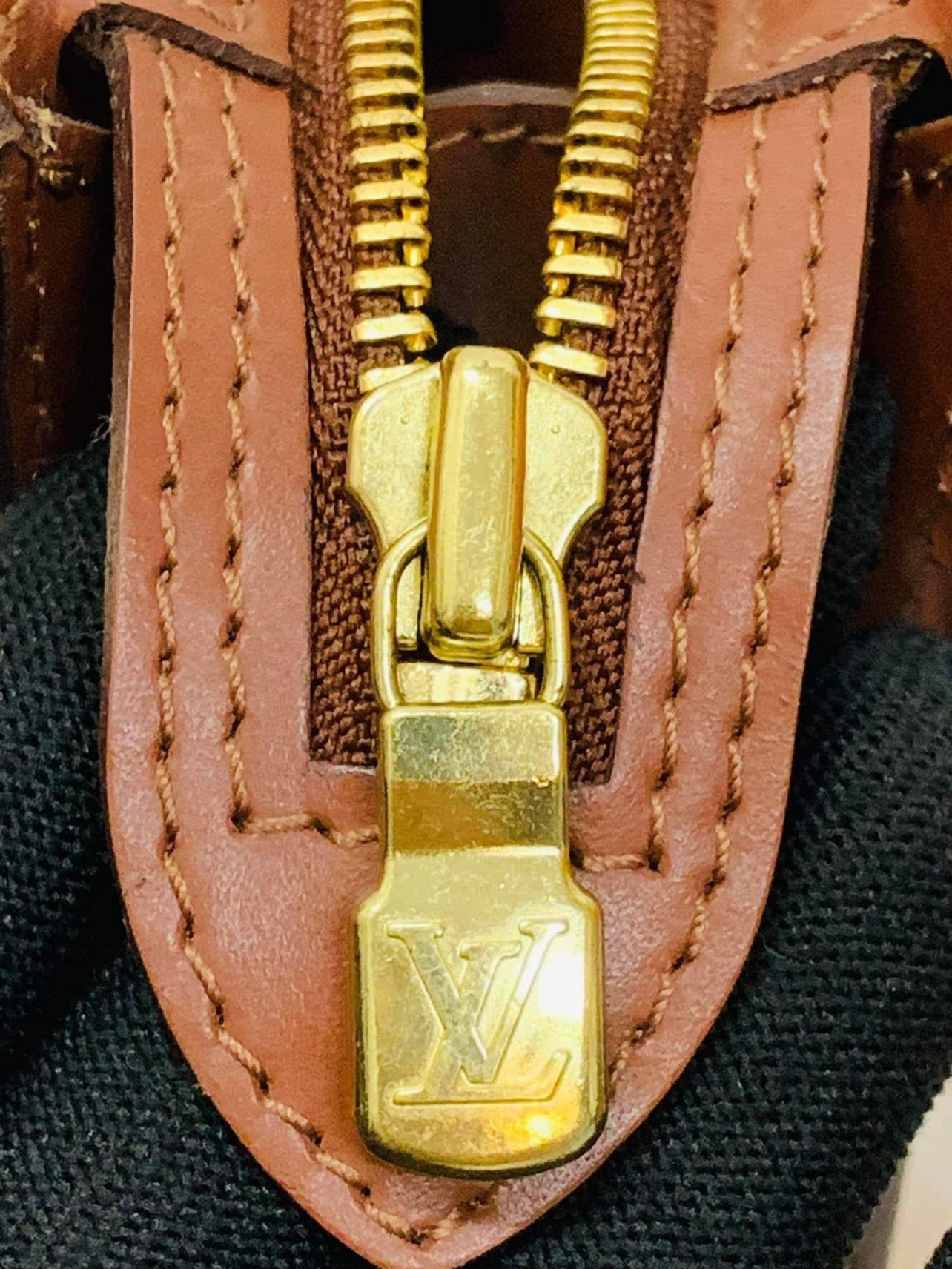 LOUIS VUITTON  Pochette Homme clutch