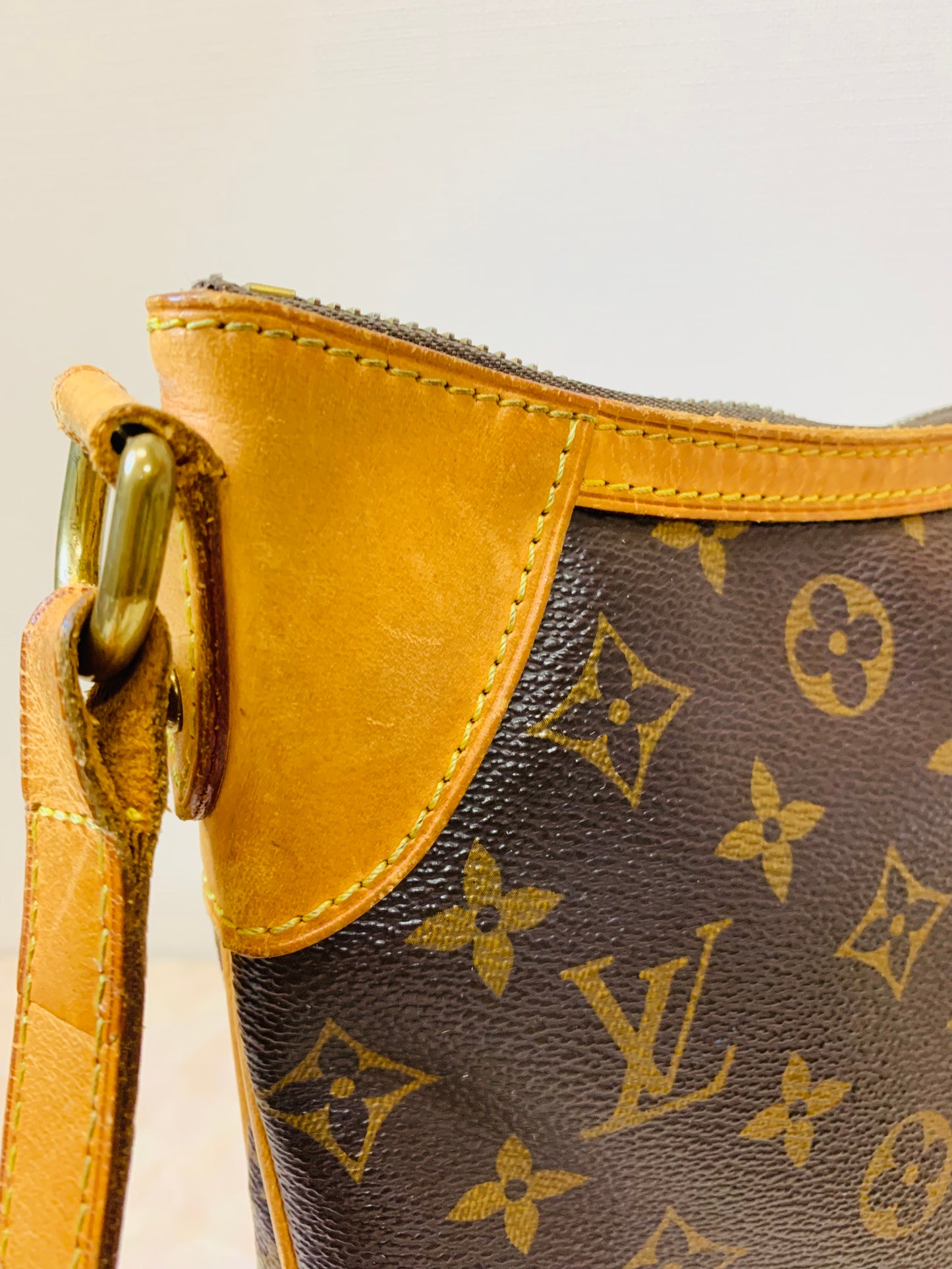LOUIS VUITTON ODEON PM