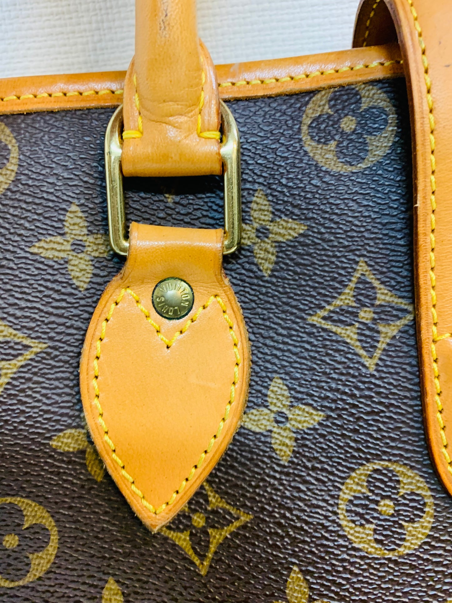 LOUIS VUITTON RIVOLI