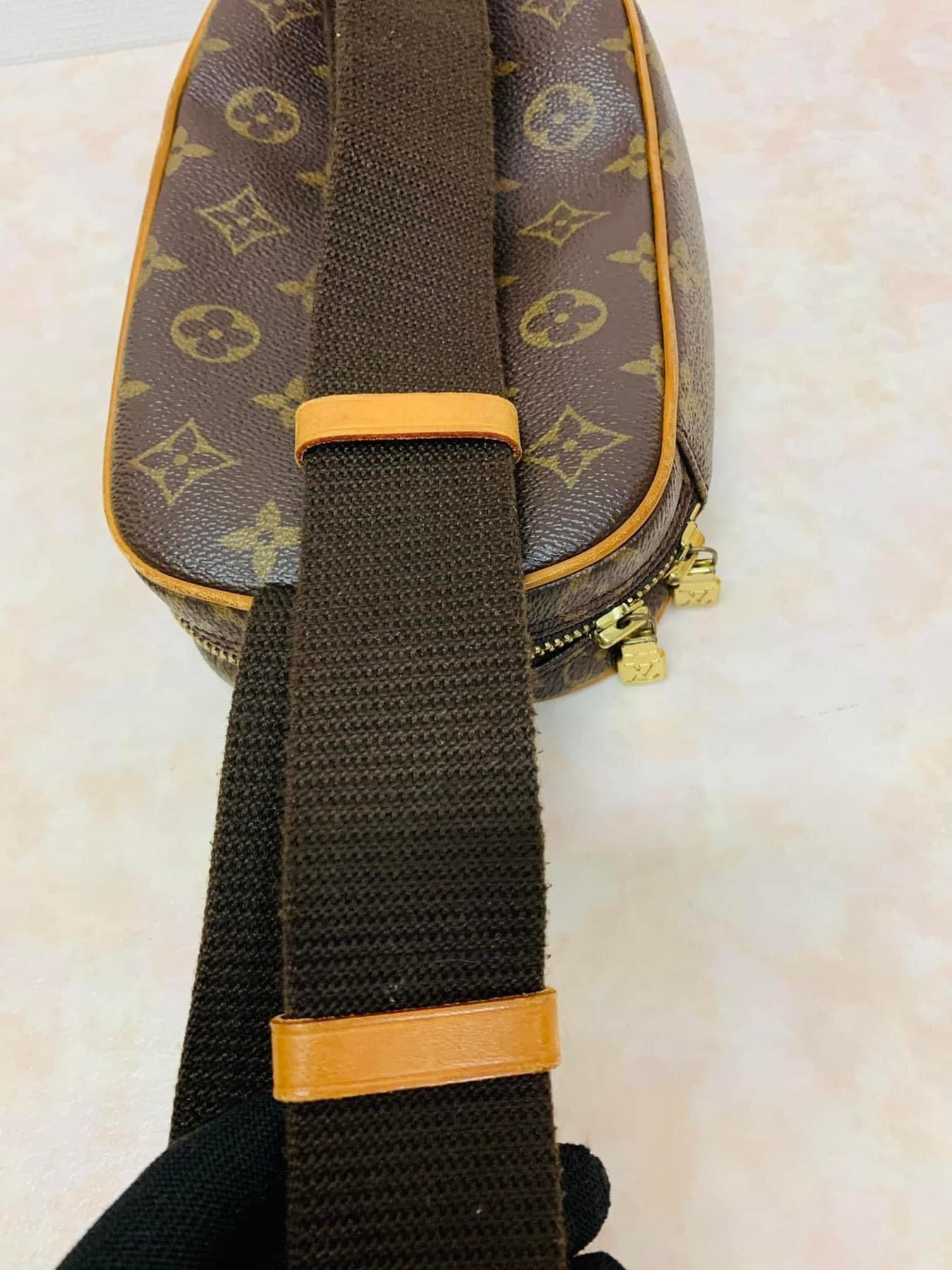 LOUIS VUITTON BUMBAG GANGE