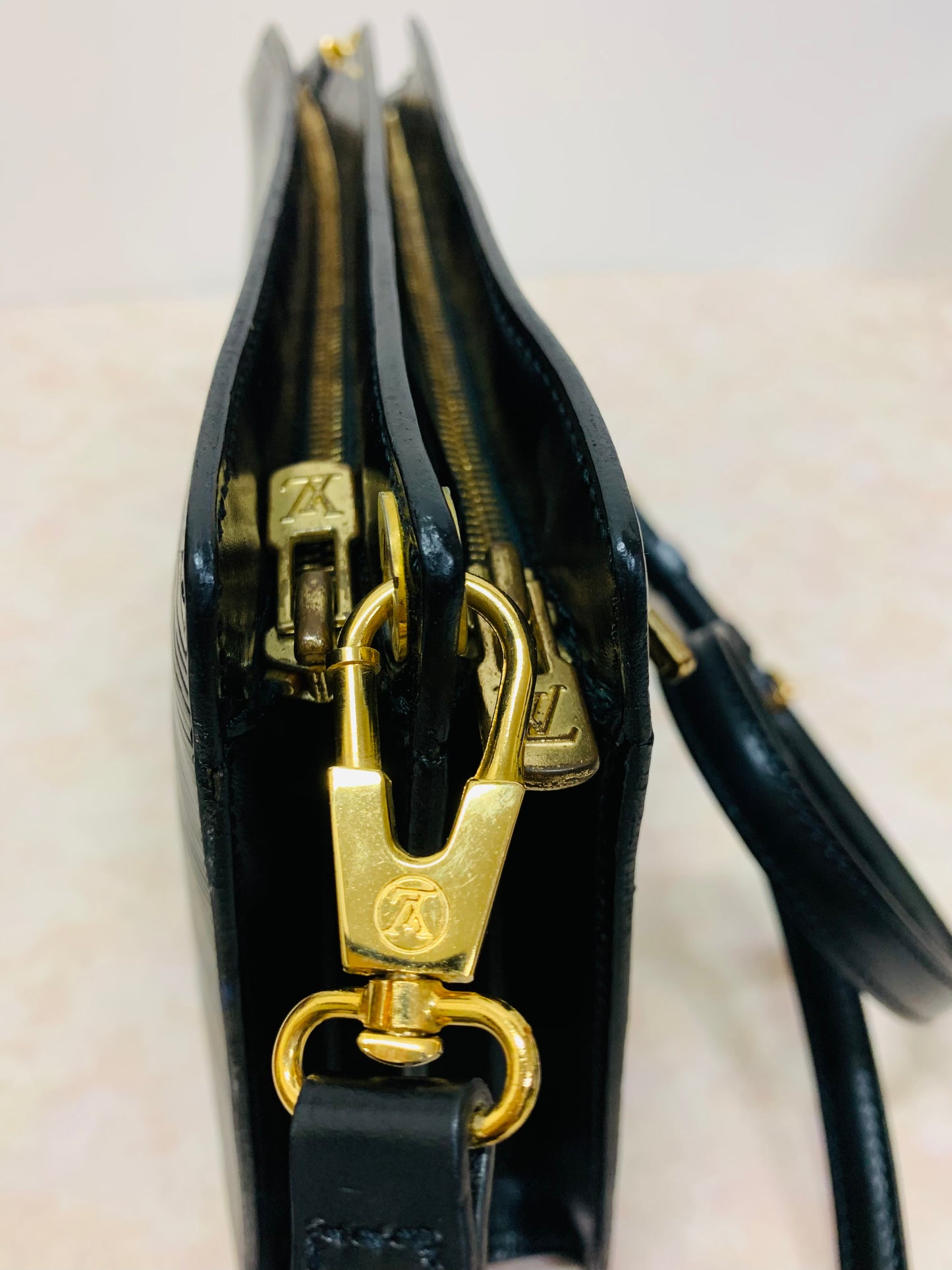 LOUIS VUITTON Epi Noir Enghien Shoulder/clutch bag