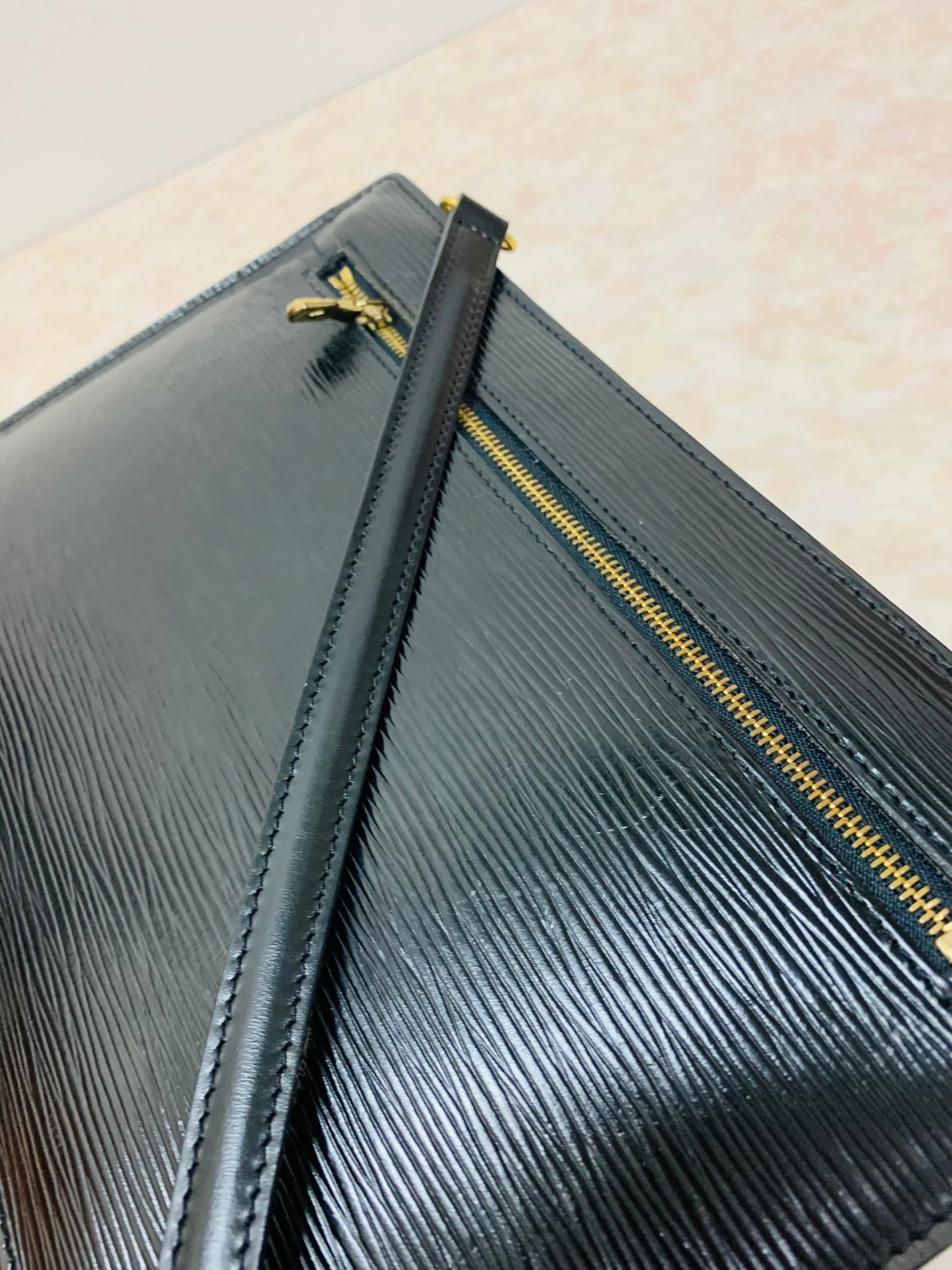 LOUIS VUITTON Epi Noir Enghien Shoulder/clutch bag