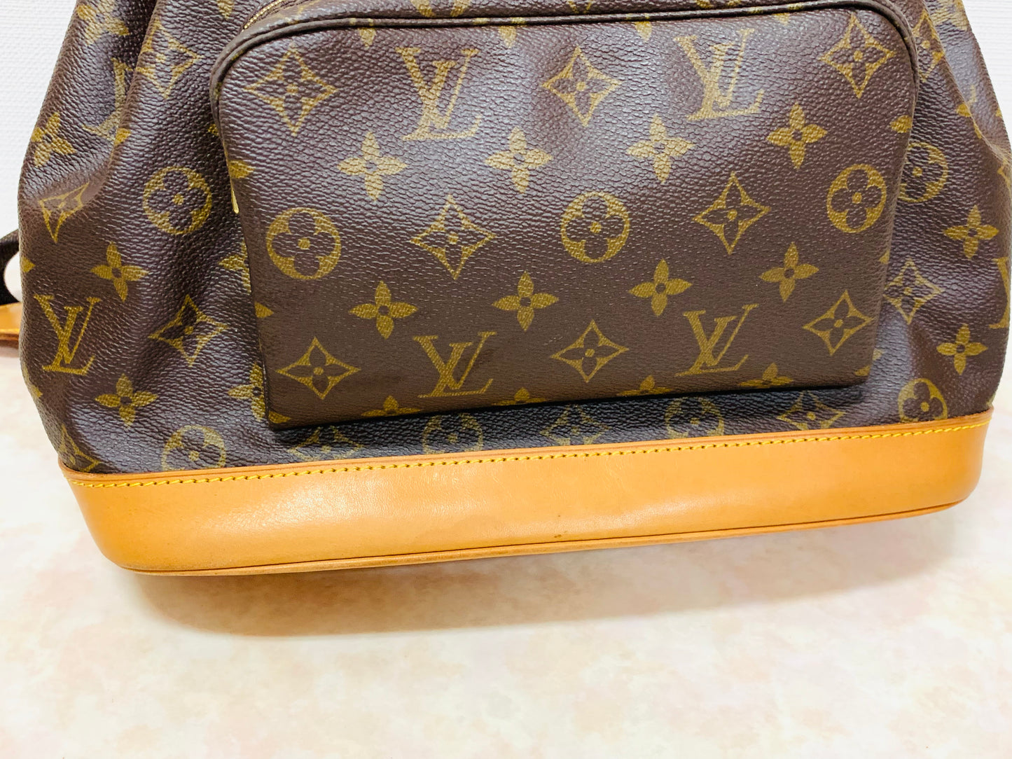 LOUIS VUITTON Montsouris GM