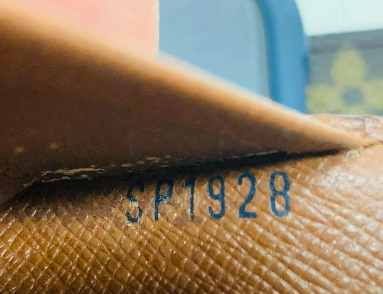 AUTHENTIC LOUIS VUITTON Agenda MM Monogram