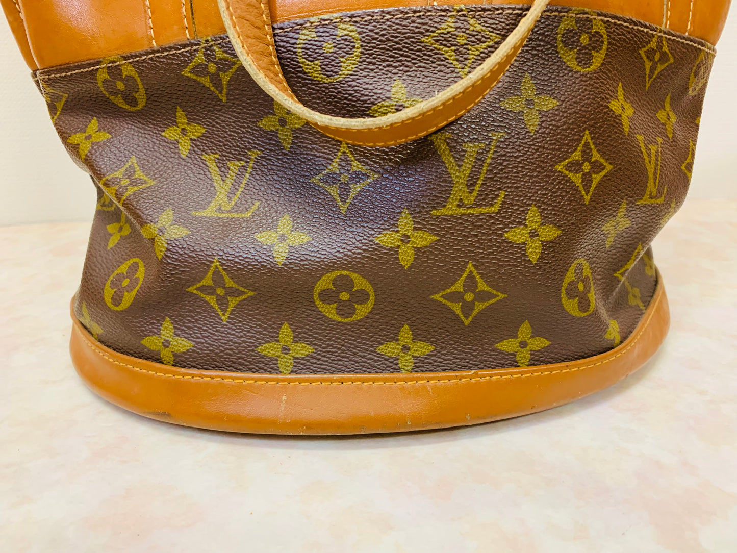 LOUIS VUITTON Bucket GM French Company