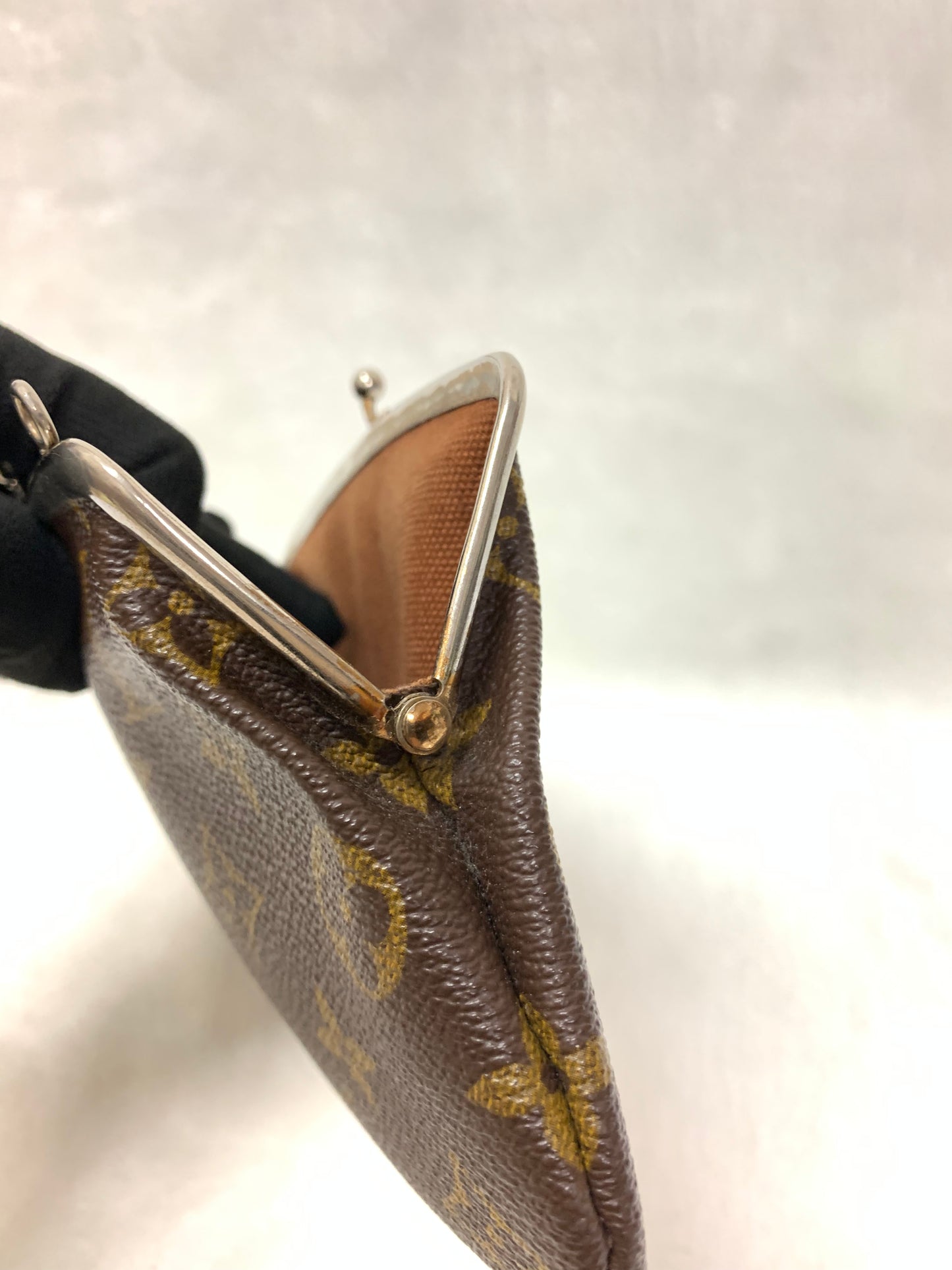 LOUIS VUITTON  Vintage Kisslock Pouch