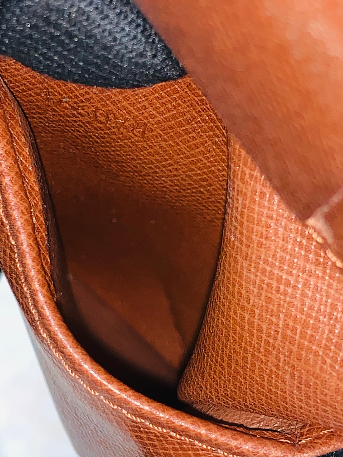 LOUIS VUITTON Vintage Bi-fold mens wallet