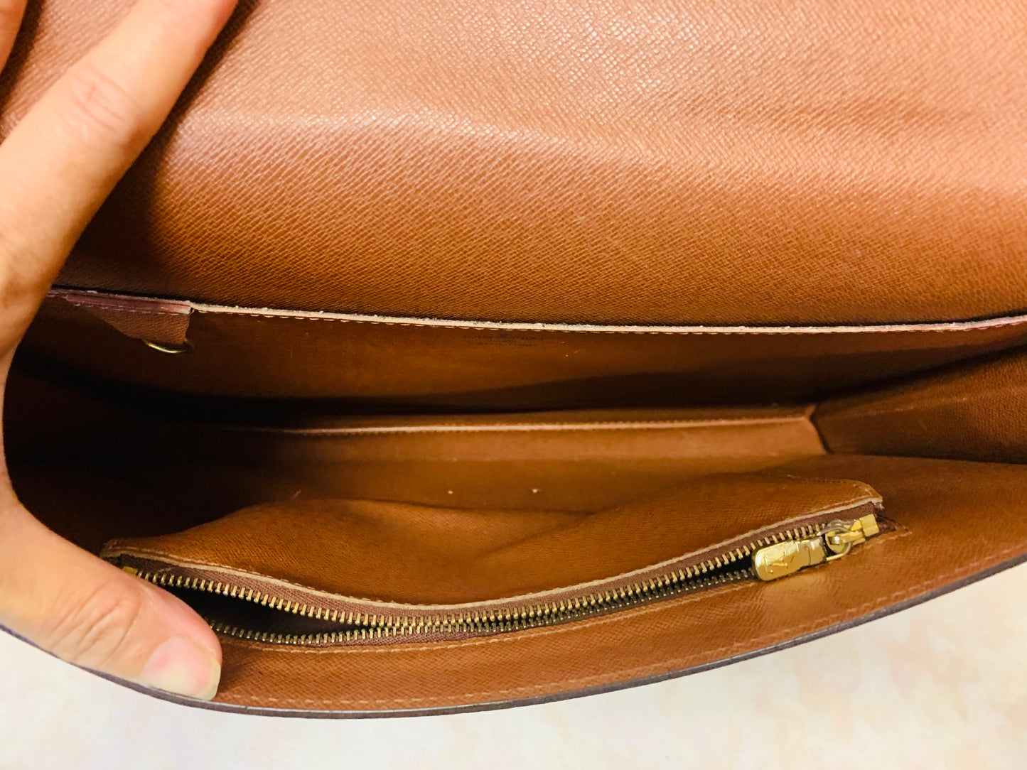 LOUIS VUITTON PORTE DOCUMENTS BUSINESS BAG