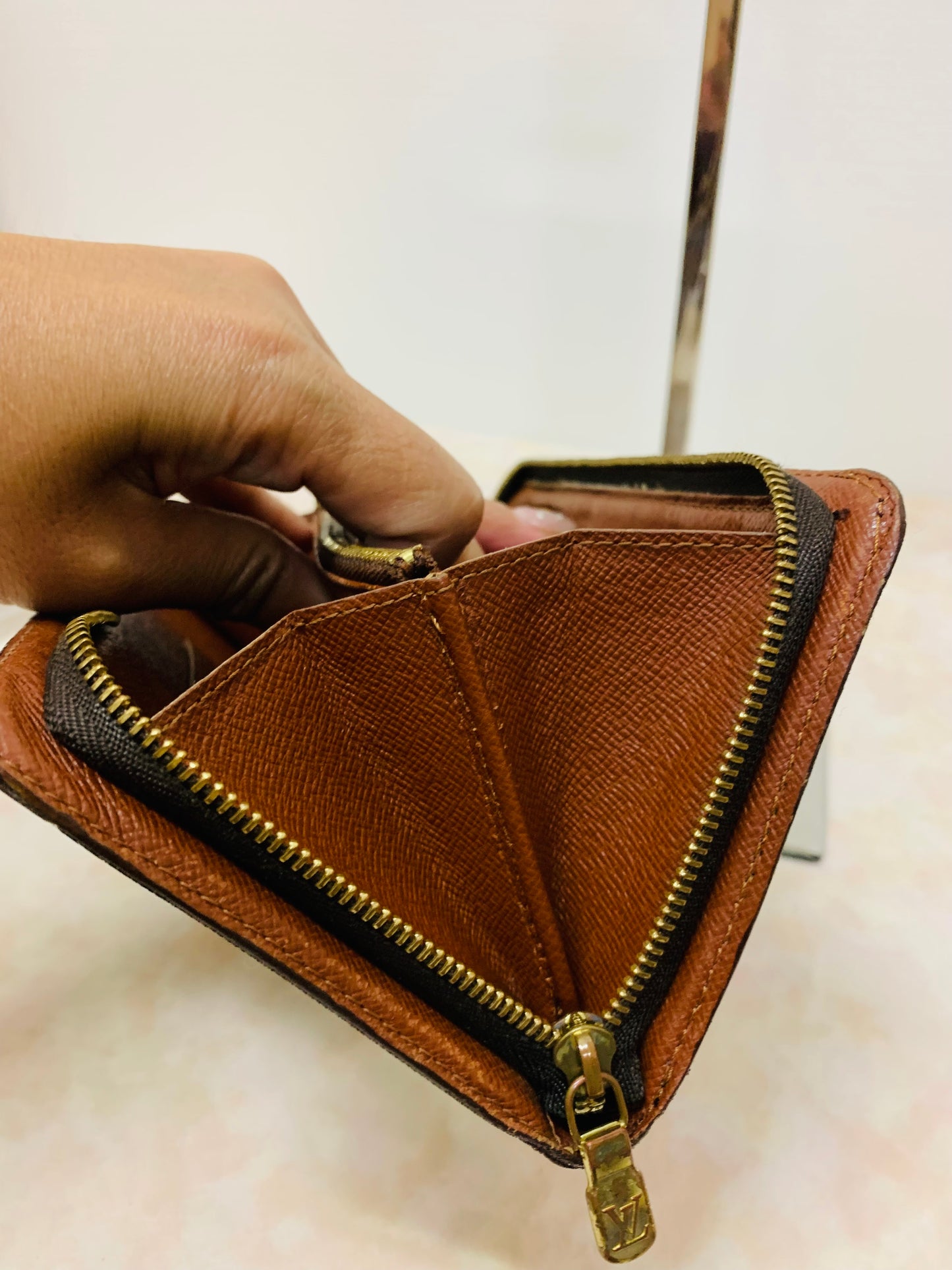 LOUIS VUITTON ZIPPY COMPACT WALLET Old Model