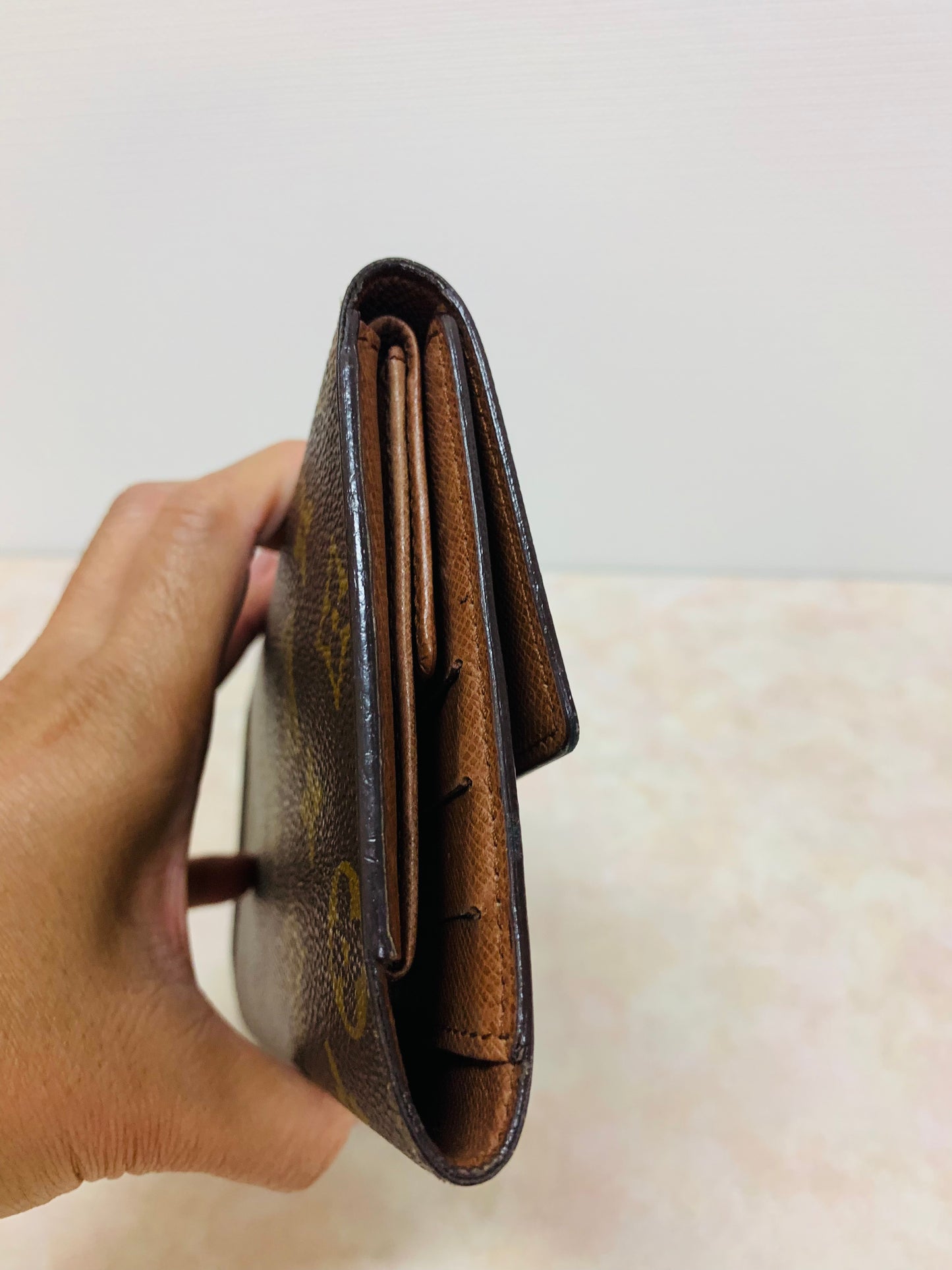 LOUIS VUITTON  International wallet Monogram
