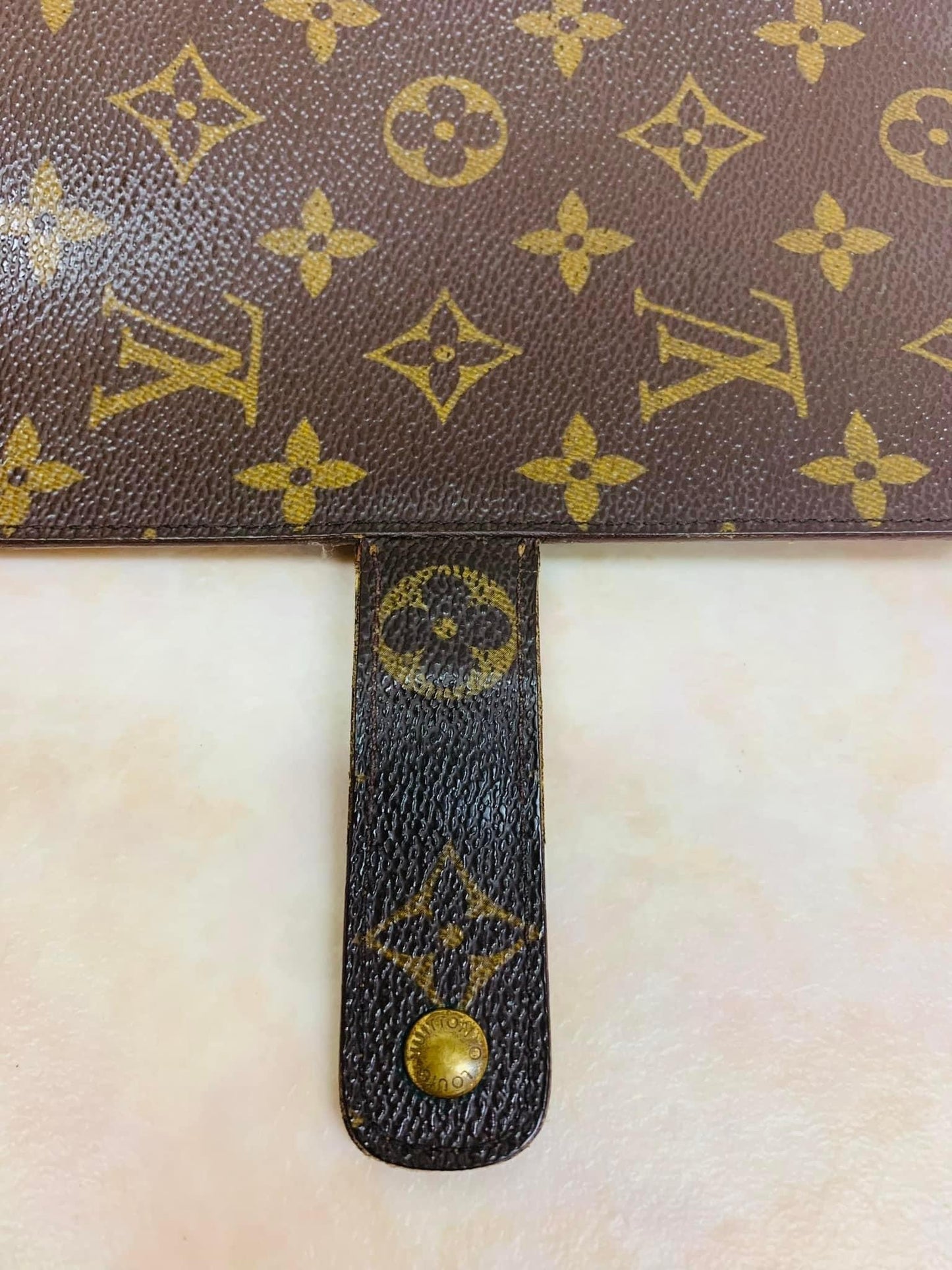 AUTHENTIC LOUIS VUITTON Agenda MM Monogram