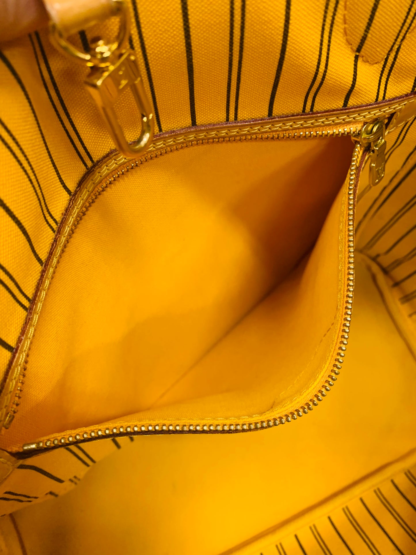 Used Louis Vuitton Limited Edition Neverful MM Mimosa with pouch