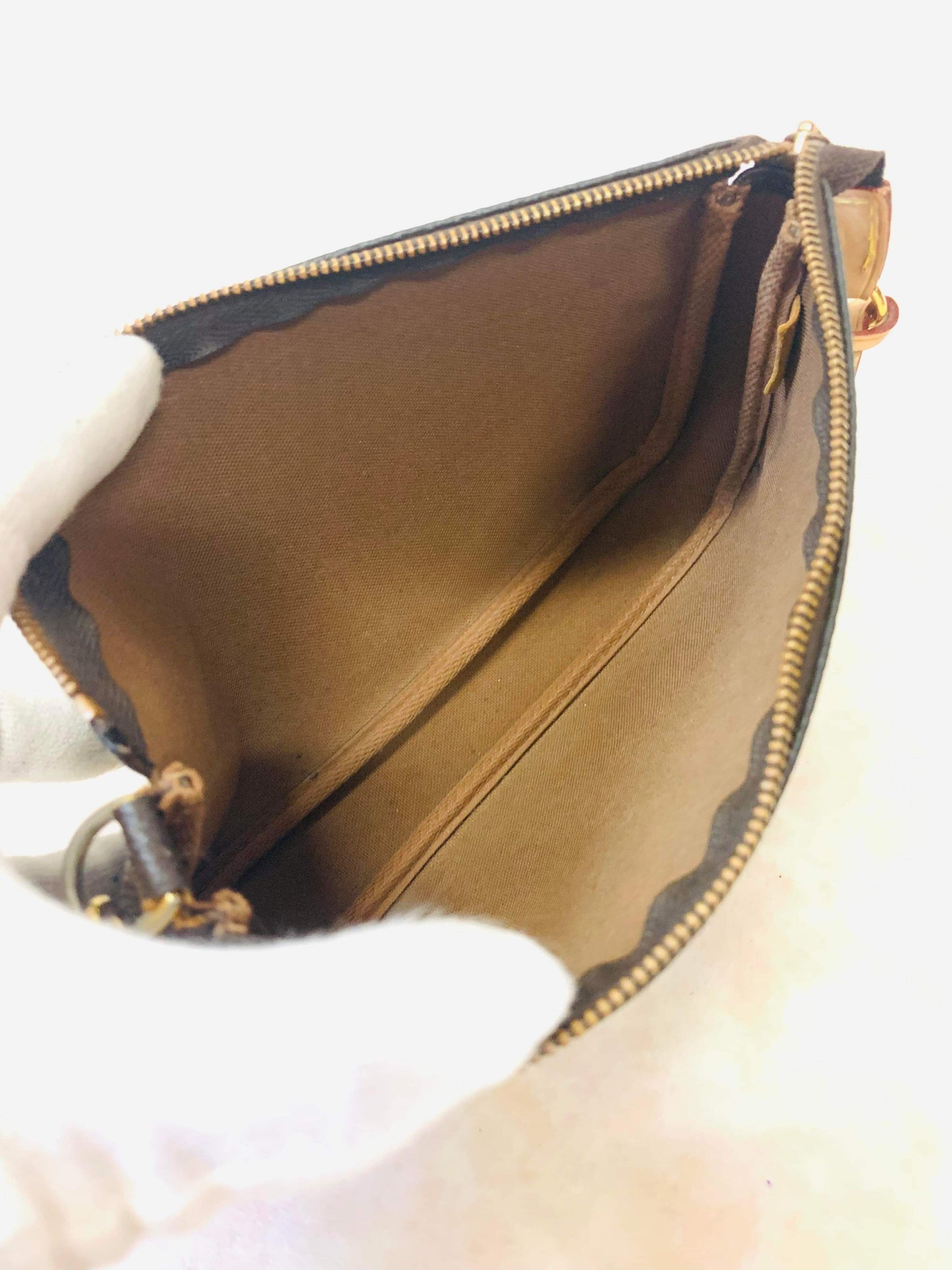 LOUIS VUITTON POCHETTE ACCESSORIES