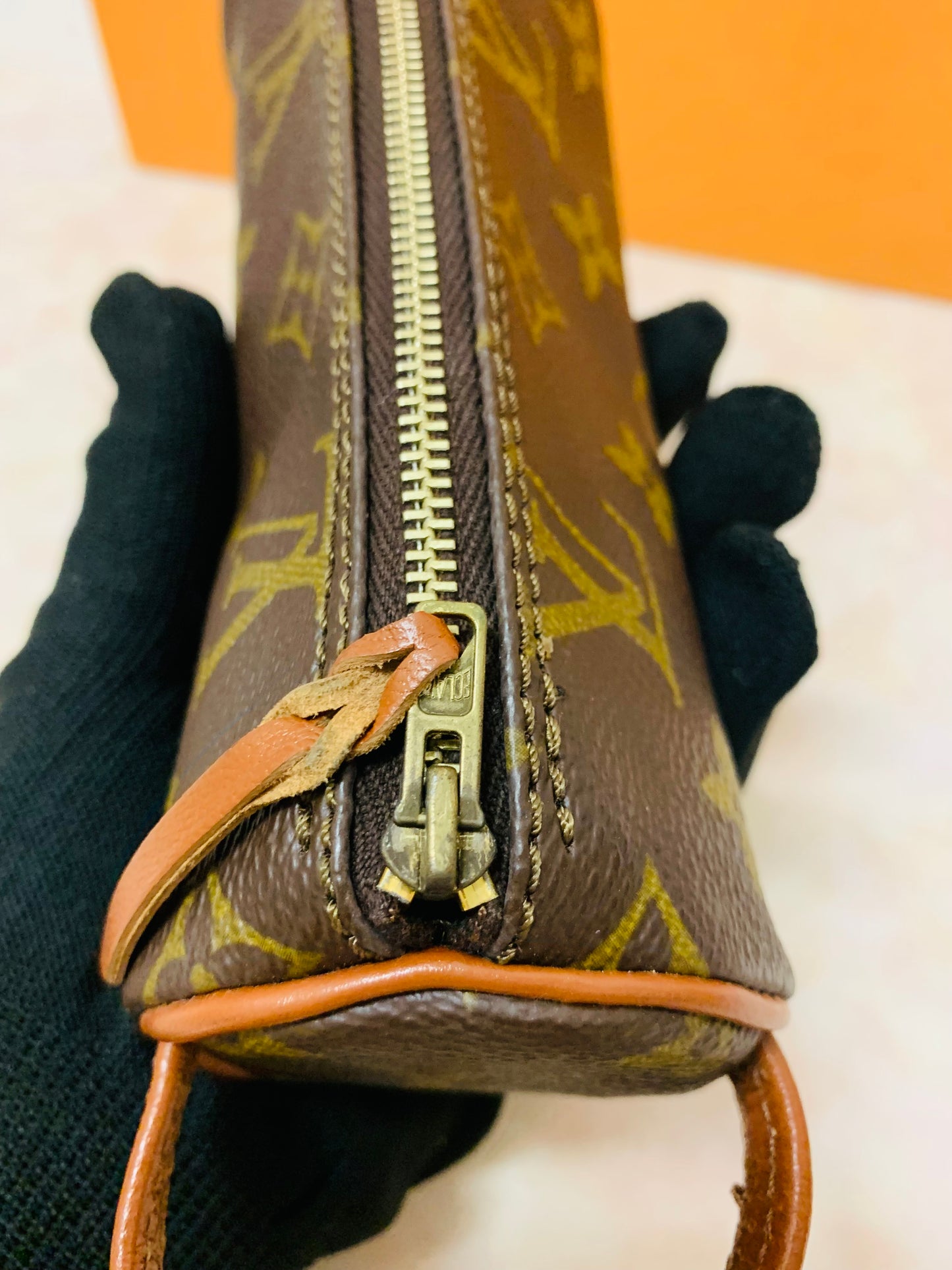 LOUIS VUITTON Golf Ball Pouch/Pen or lipstick case