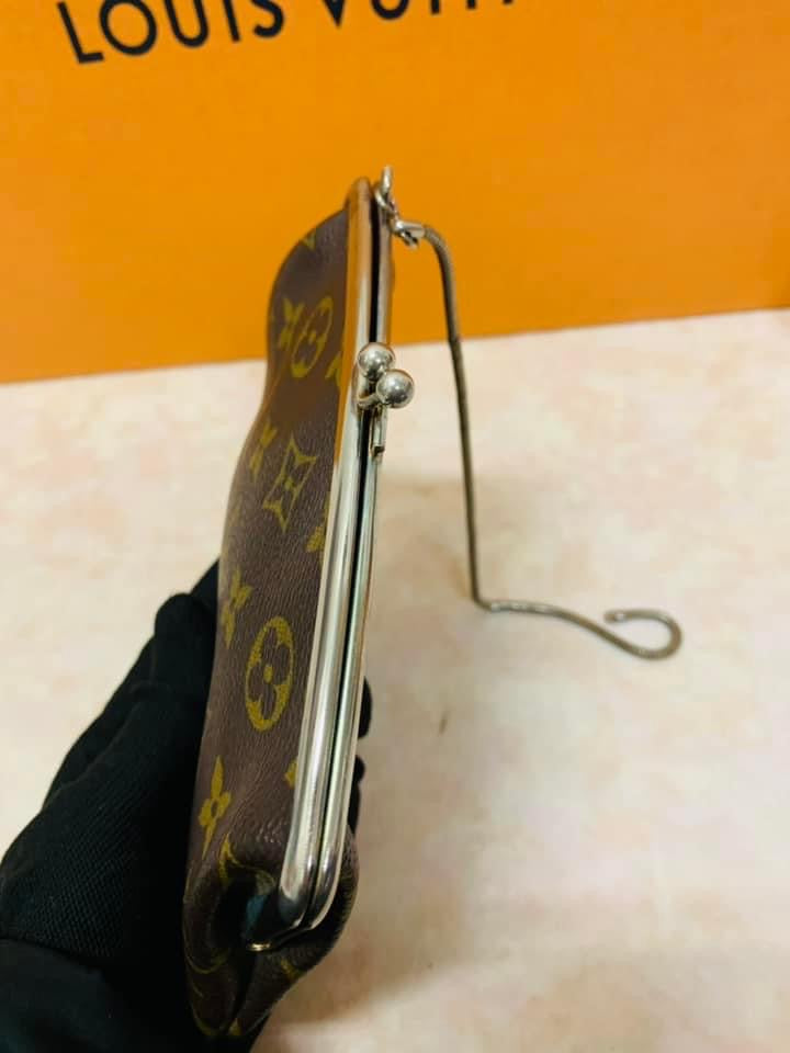 LOUIS VUITTON Vintage Kisslock Pouch