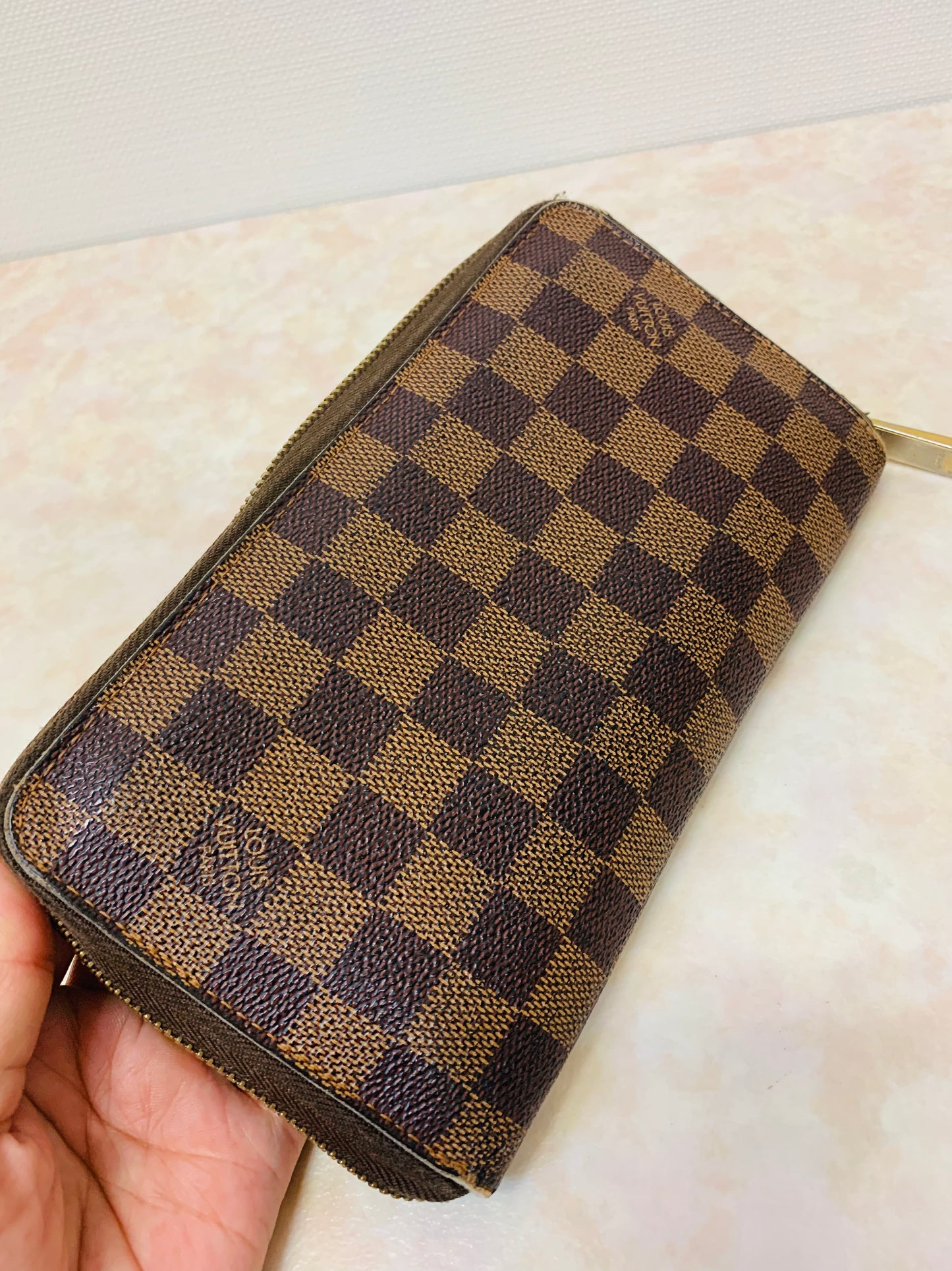 LOUIS VUITTON ZIPPY WALLET ORGANIZER