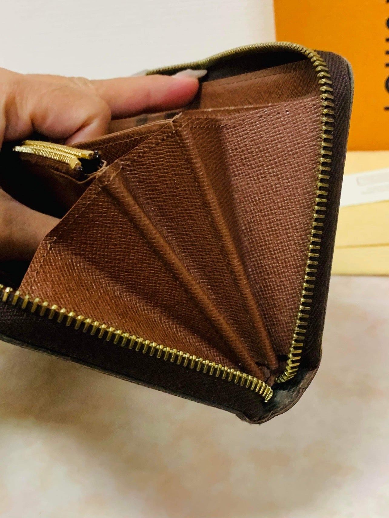LOUIS VUITTON Zippy Wallet Monogram
