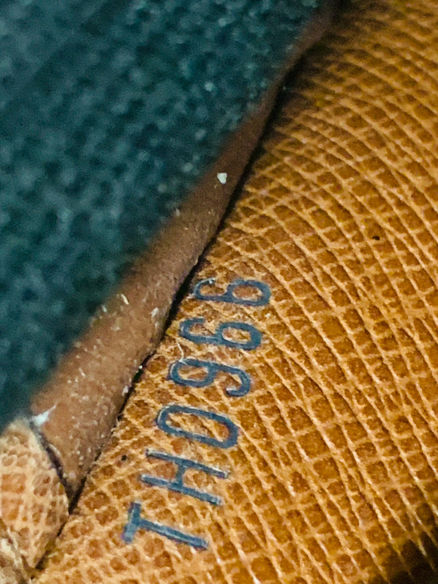 LOUIS VUITTON
Monogram Porte Tresor International Wallet