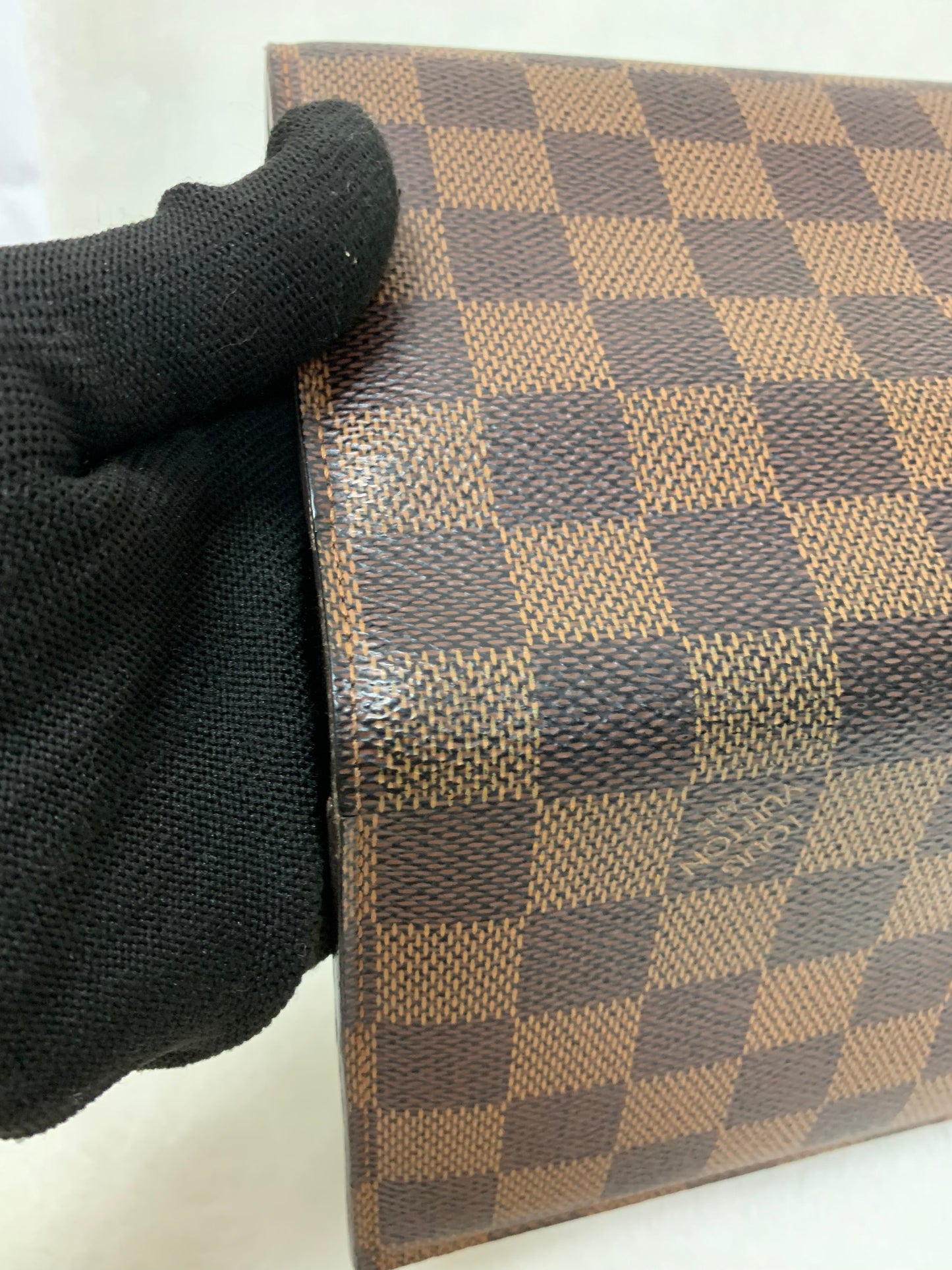 LOUIS VUITTON International wallet DE