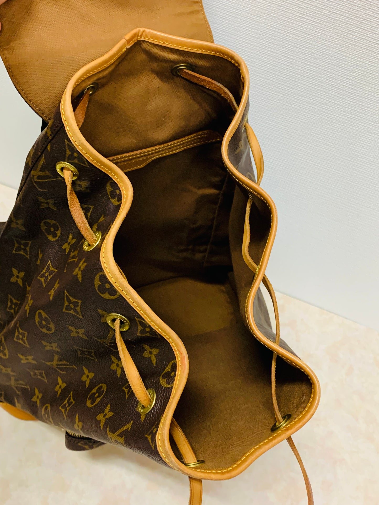 LOUIS VUITTON Montsouris GM