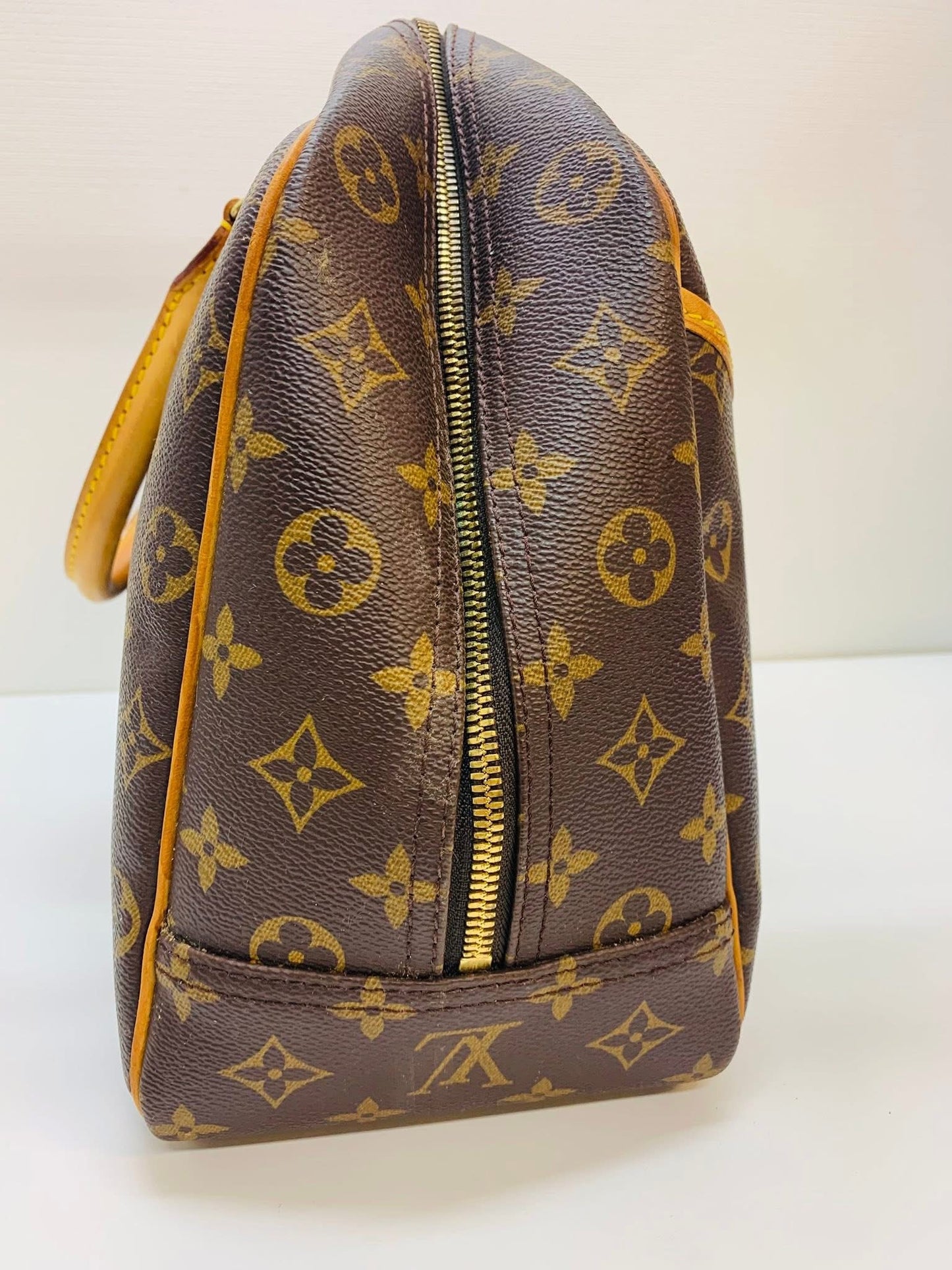 LOUIS VUITTON Deauville Monogram