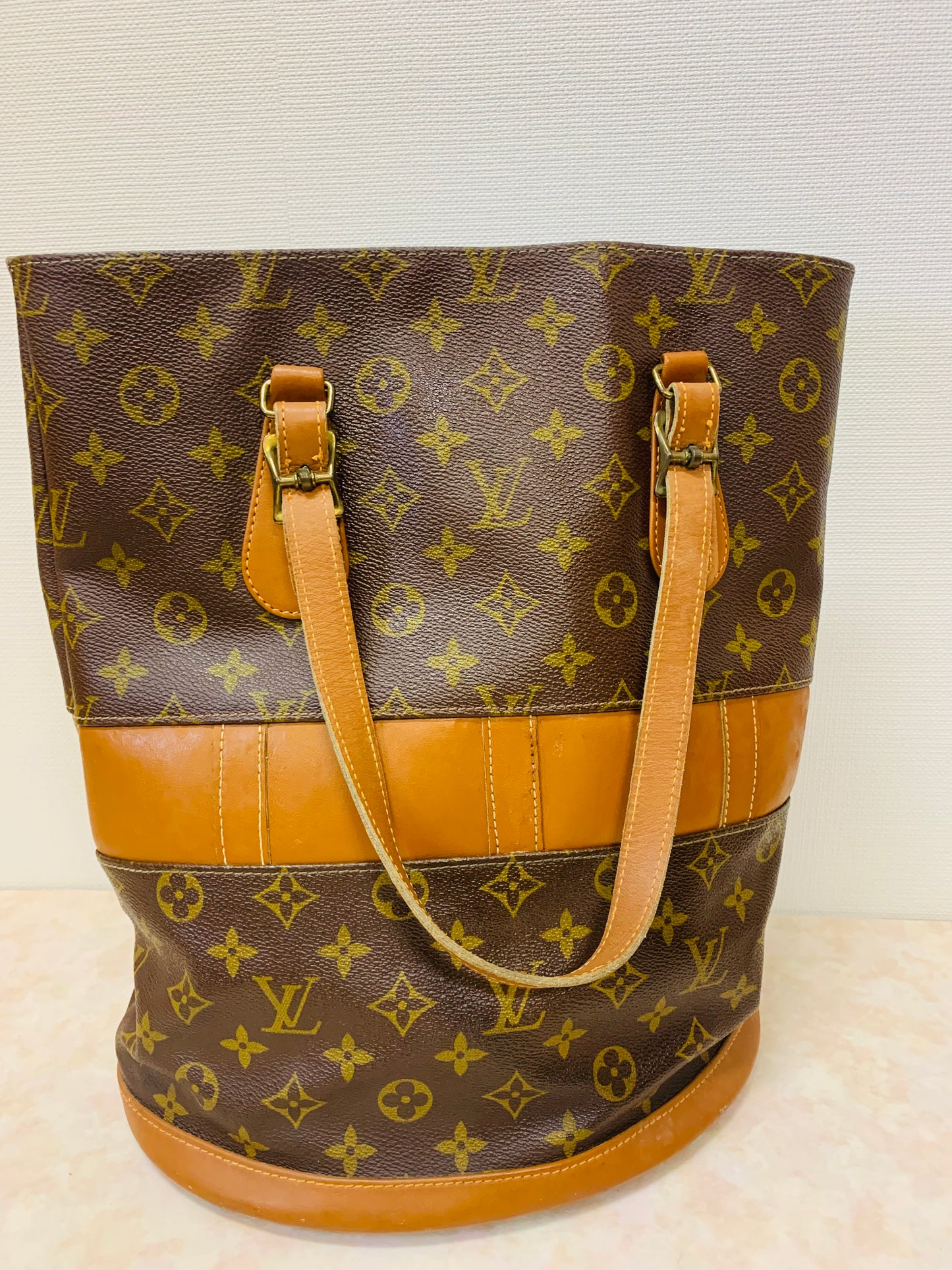 LOUIS VUITTON Bucket GM French Company