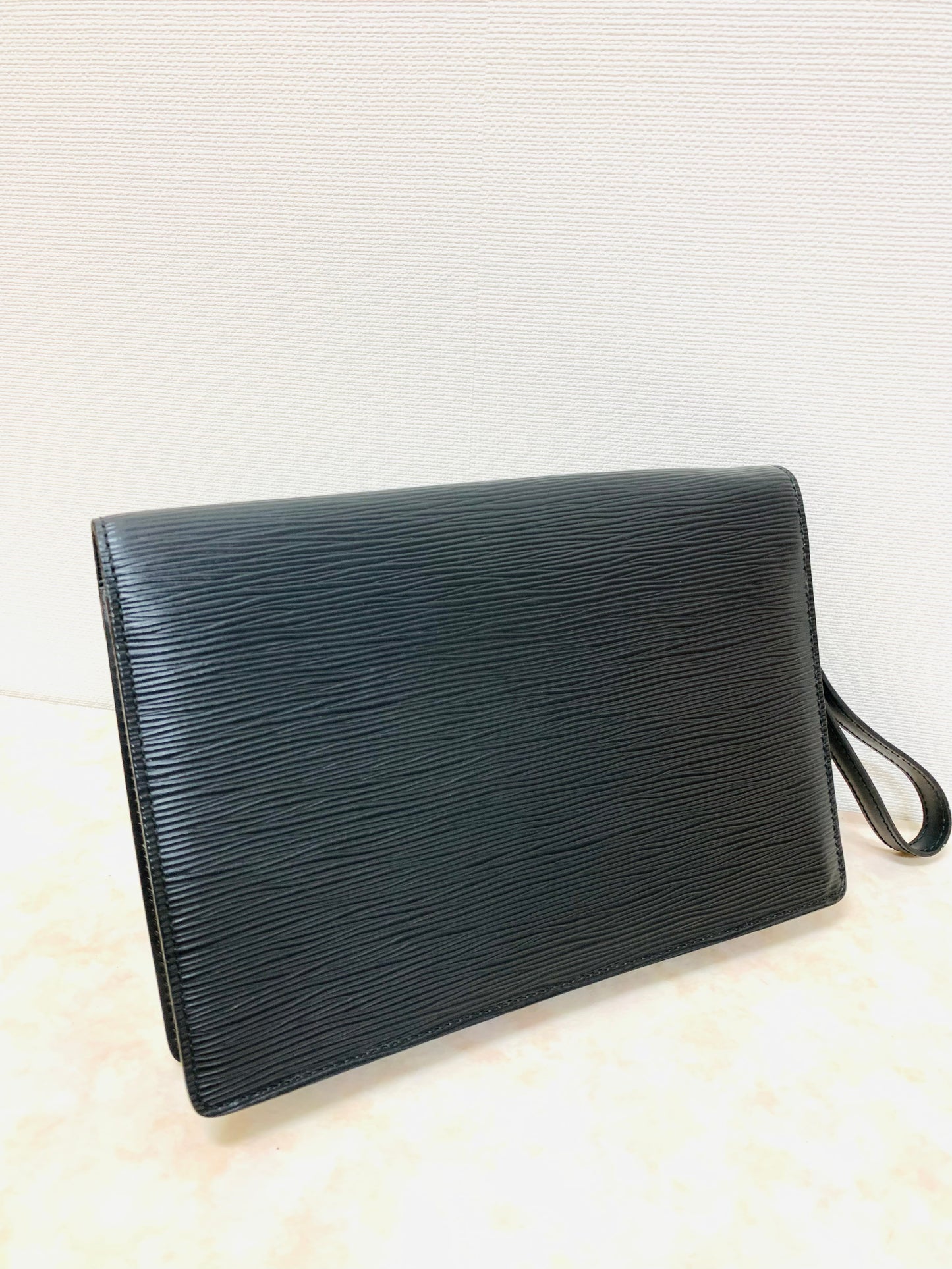 LOUIS VUITTON Serie Dragonne Epi Black Clutch
