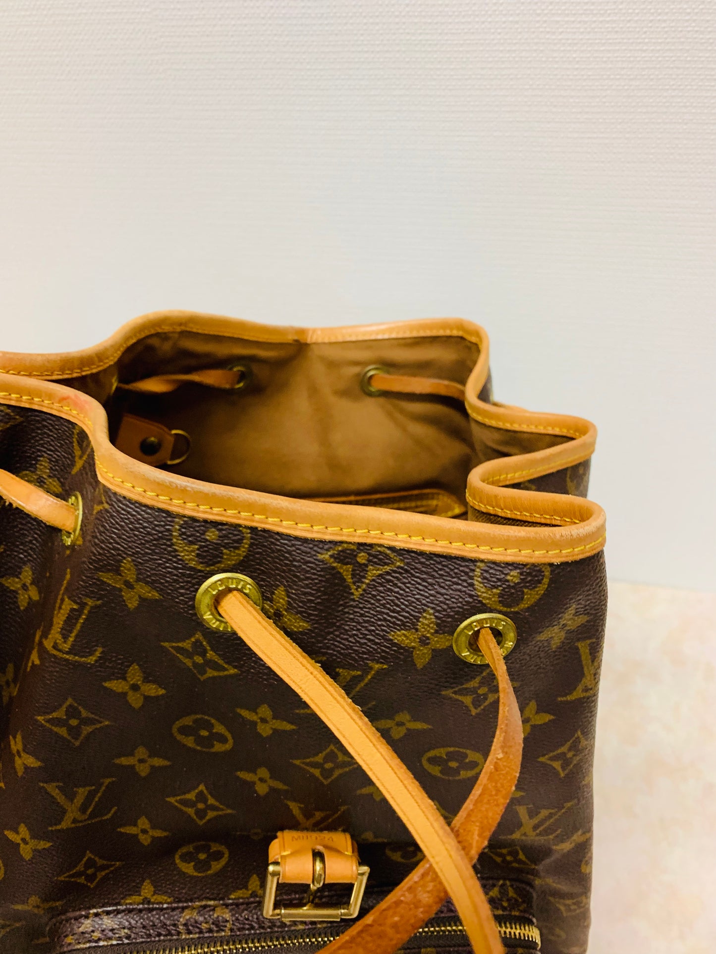 LOUIS VUITTON Montsouris GM