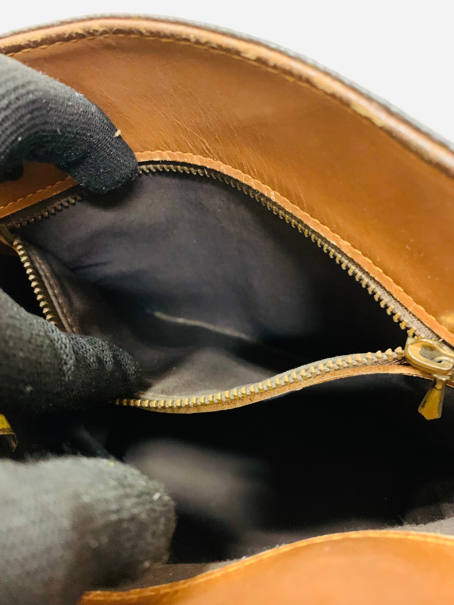 LOUIS VUITTON Bucket PM French &Co with Kiss lock pouch