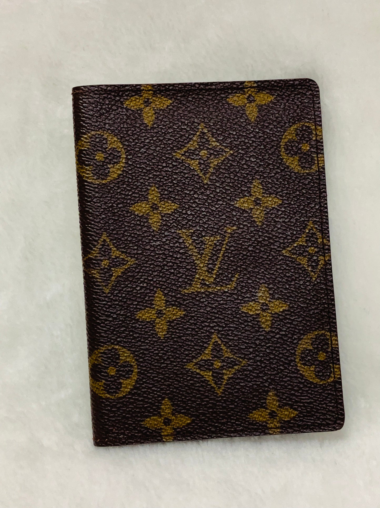 LOUIS VUITTON Passport Case Monogram