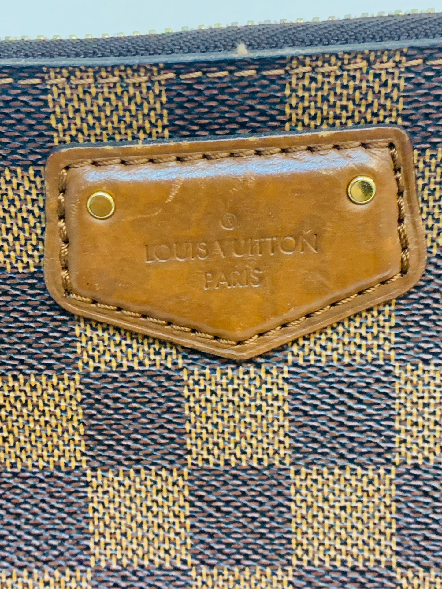 LOUIS VUITTON Belmont Tote bag DE