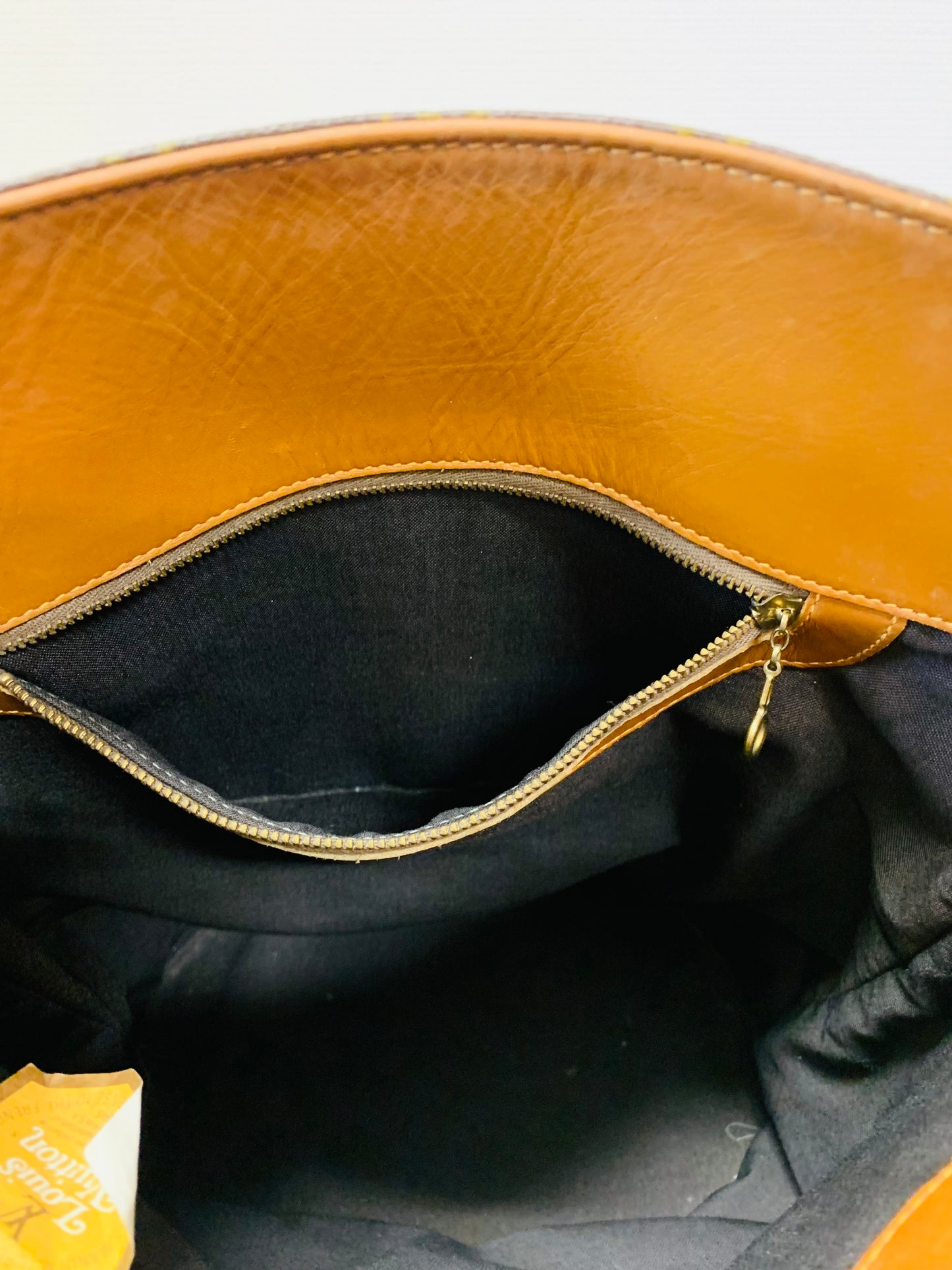 LOUIS VUITTON Bucket GM French Company